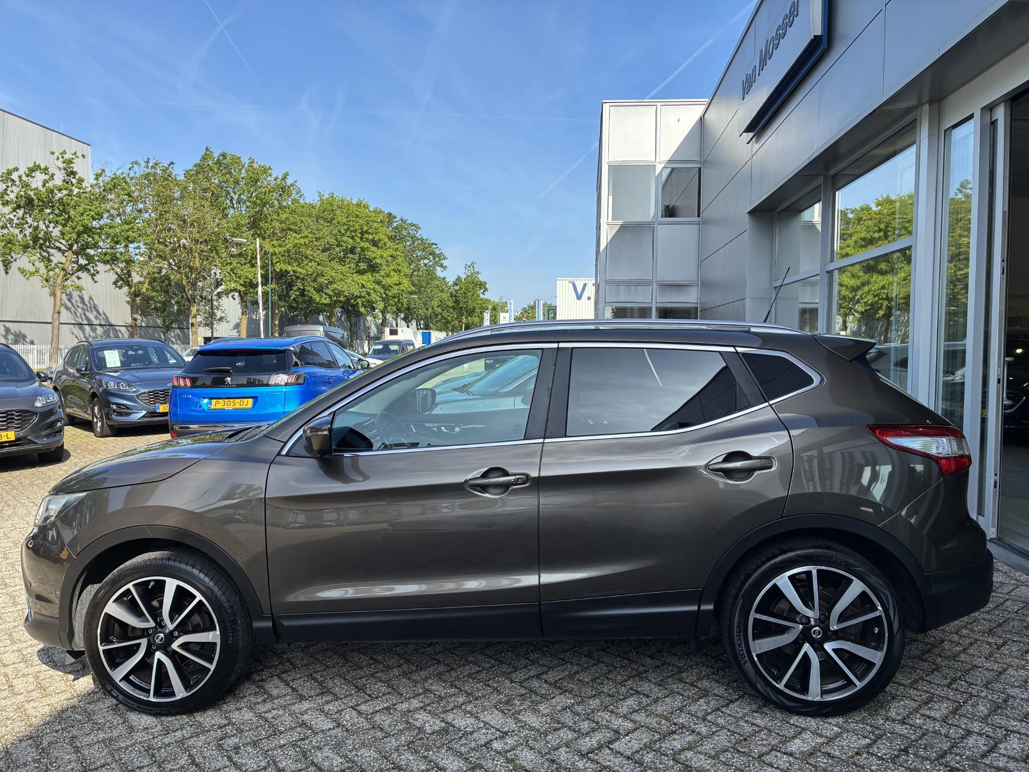 Nissan QASHQAI met kenteken 66100 – autofoto 5