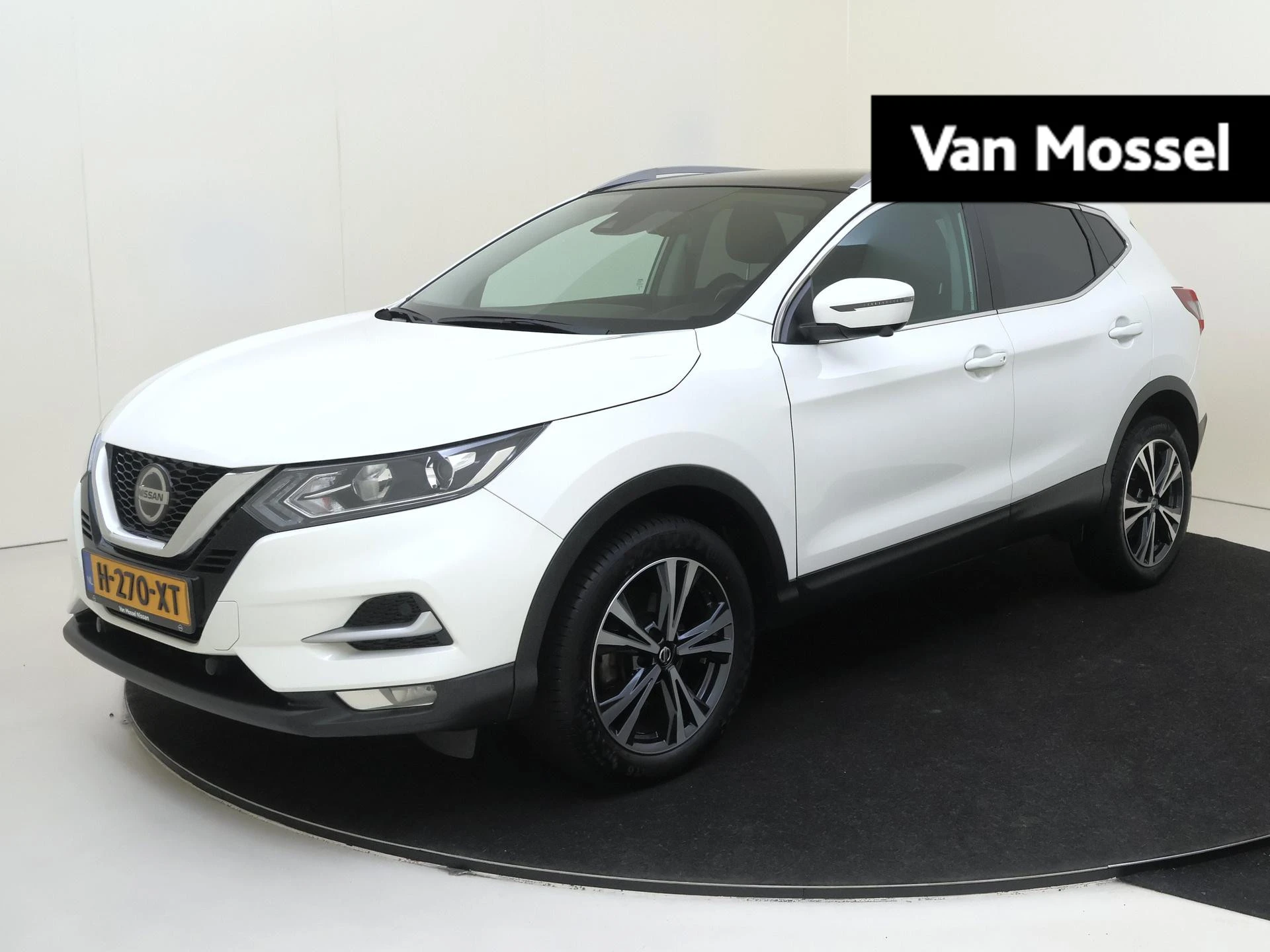 Nissan QASHQAI met kenteken 70100 – autofoto 2