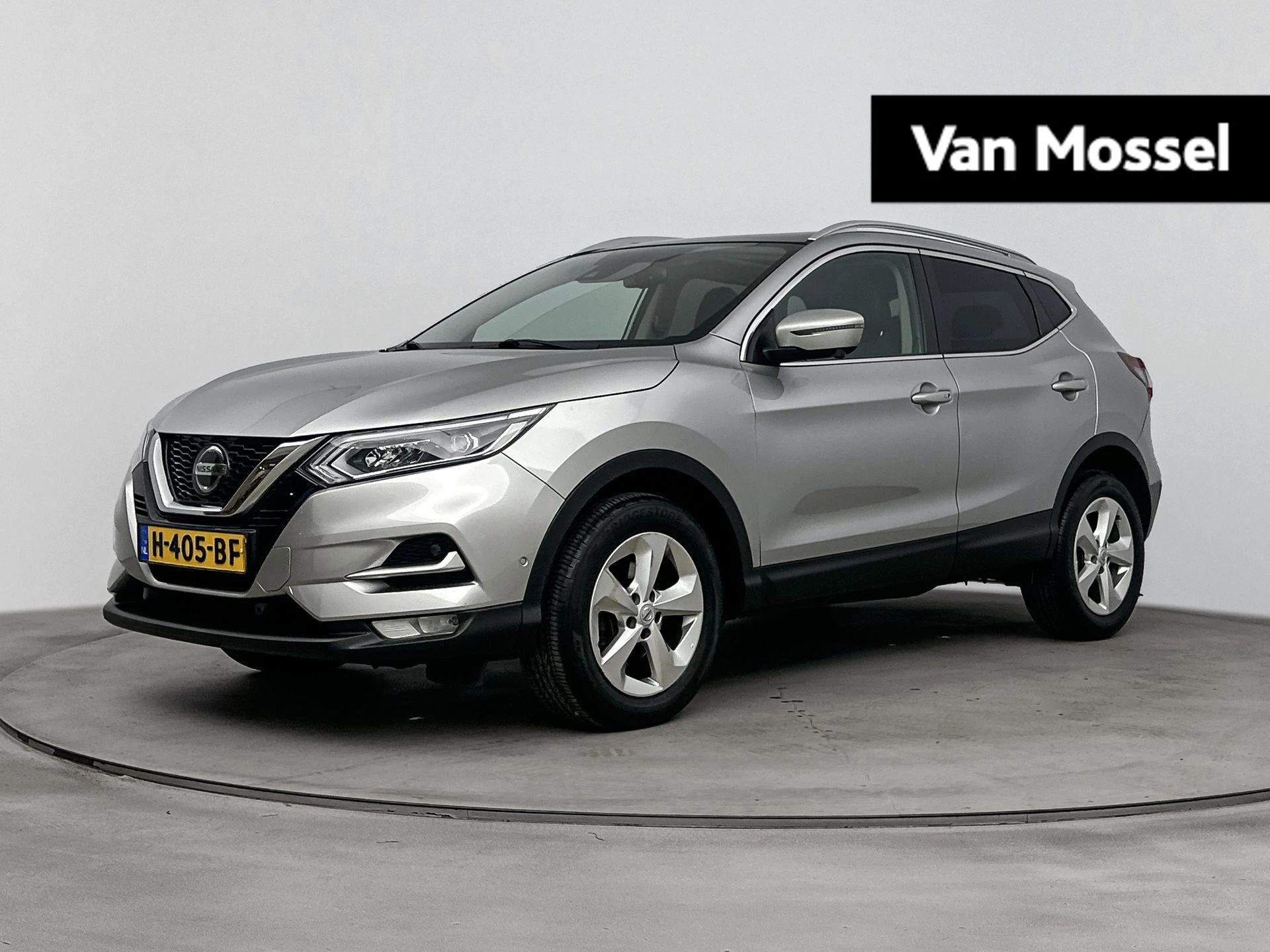 Nissan QASHQAI met kenteken 70100 – autofoto 2