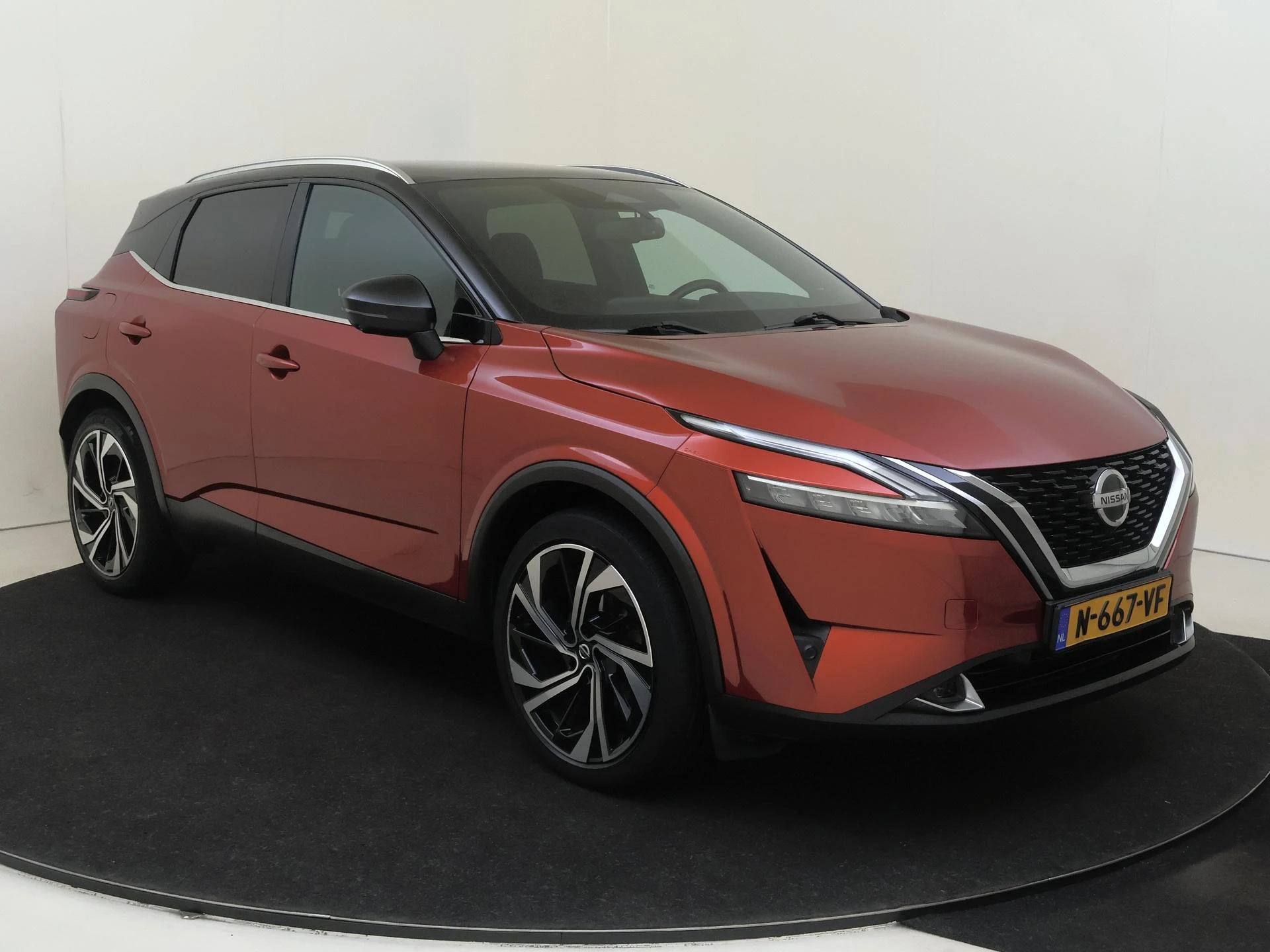 Nissan QASHQAI met kenteken N-667-VF – autofoto 3