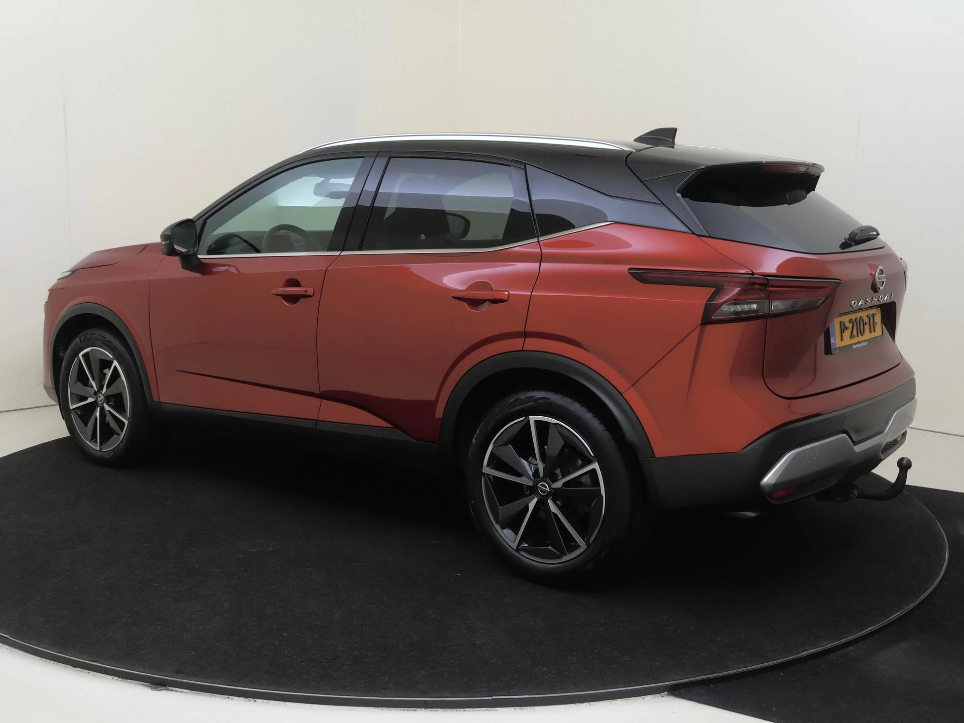 Nissan QASHQAI met kenteken P-210-TF – autofoto 4