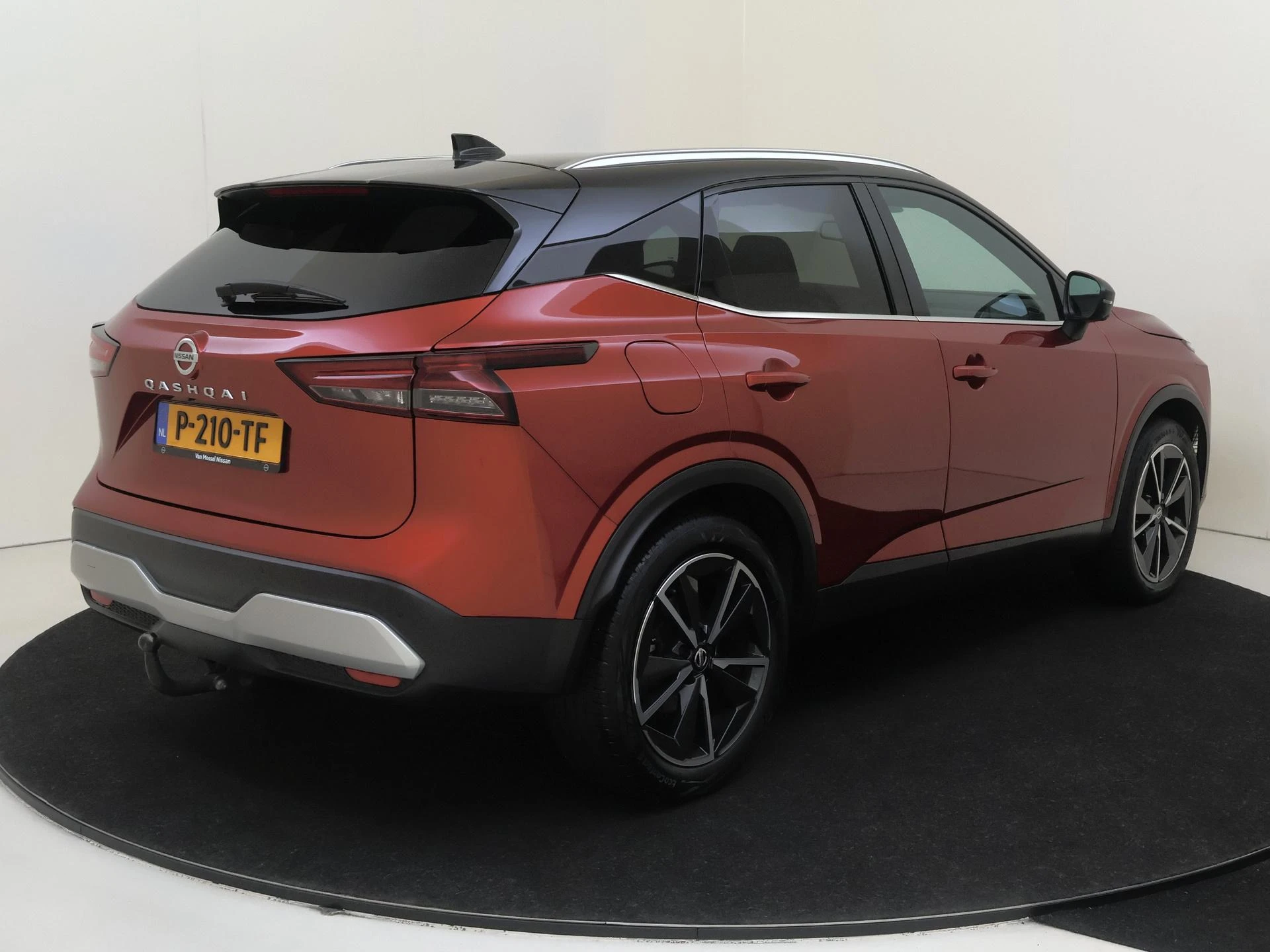 Nissan QASHQAI met kenteken P-210-TF – autofoto 5