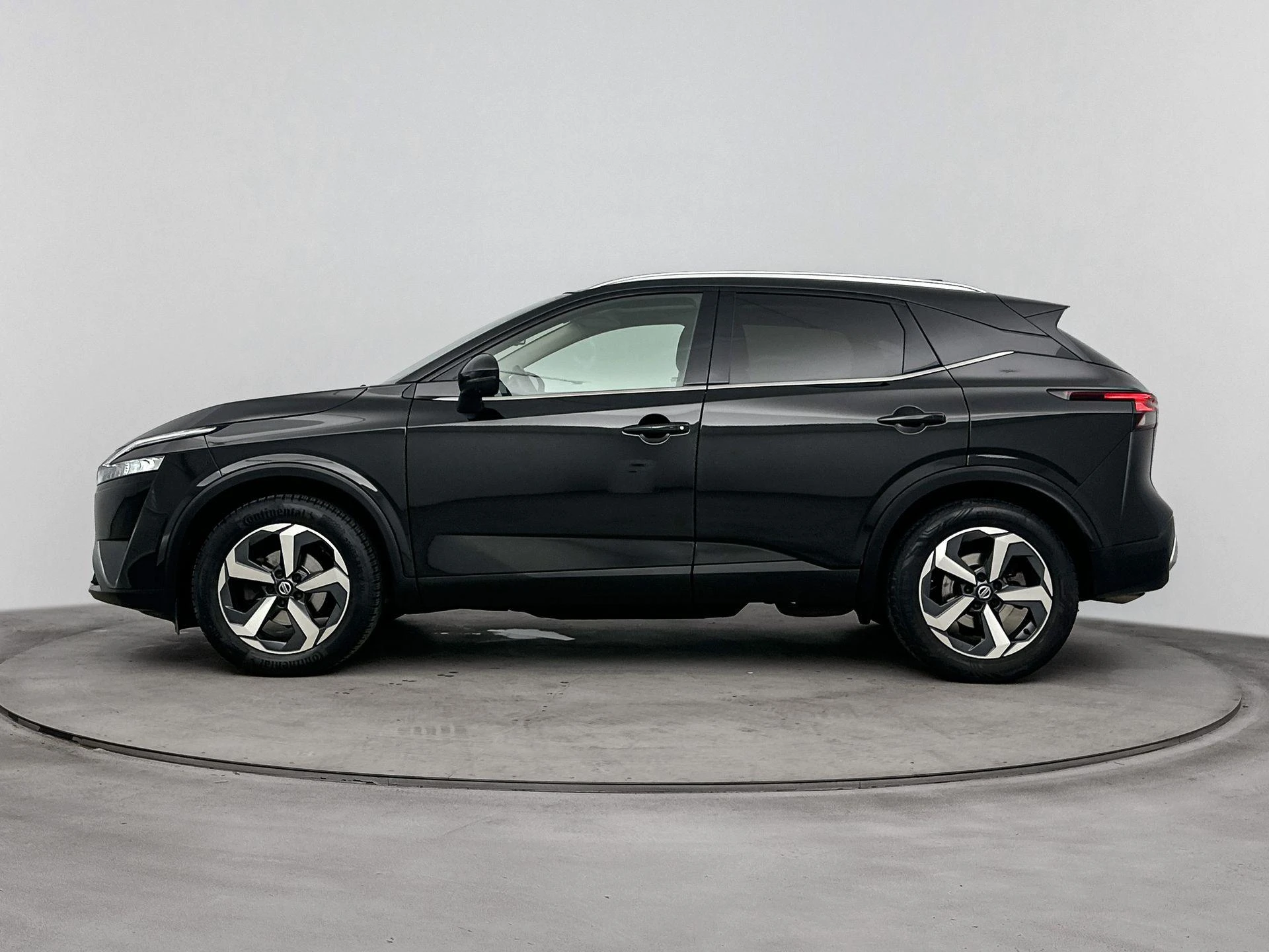 Nissan QASHQAI met kenteken R-145-SK – autofoto 4