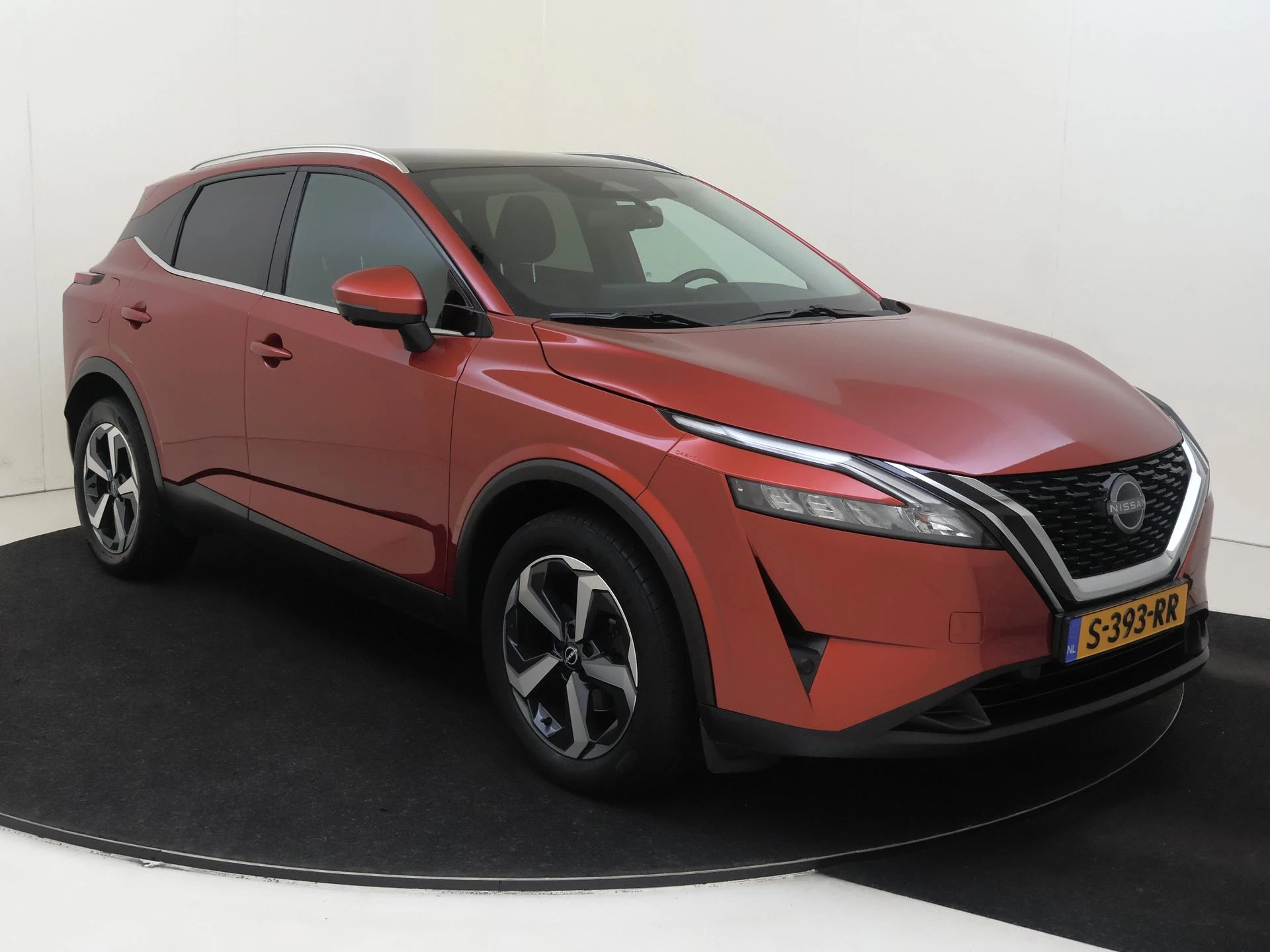 Nissan QASHQAI met kenteken S-393-RR – autofoto 3