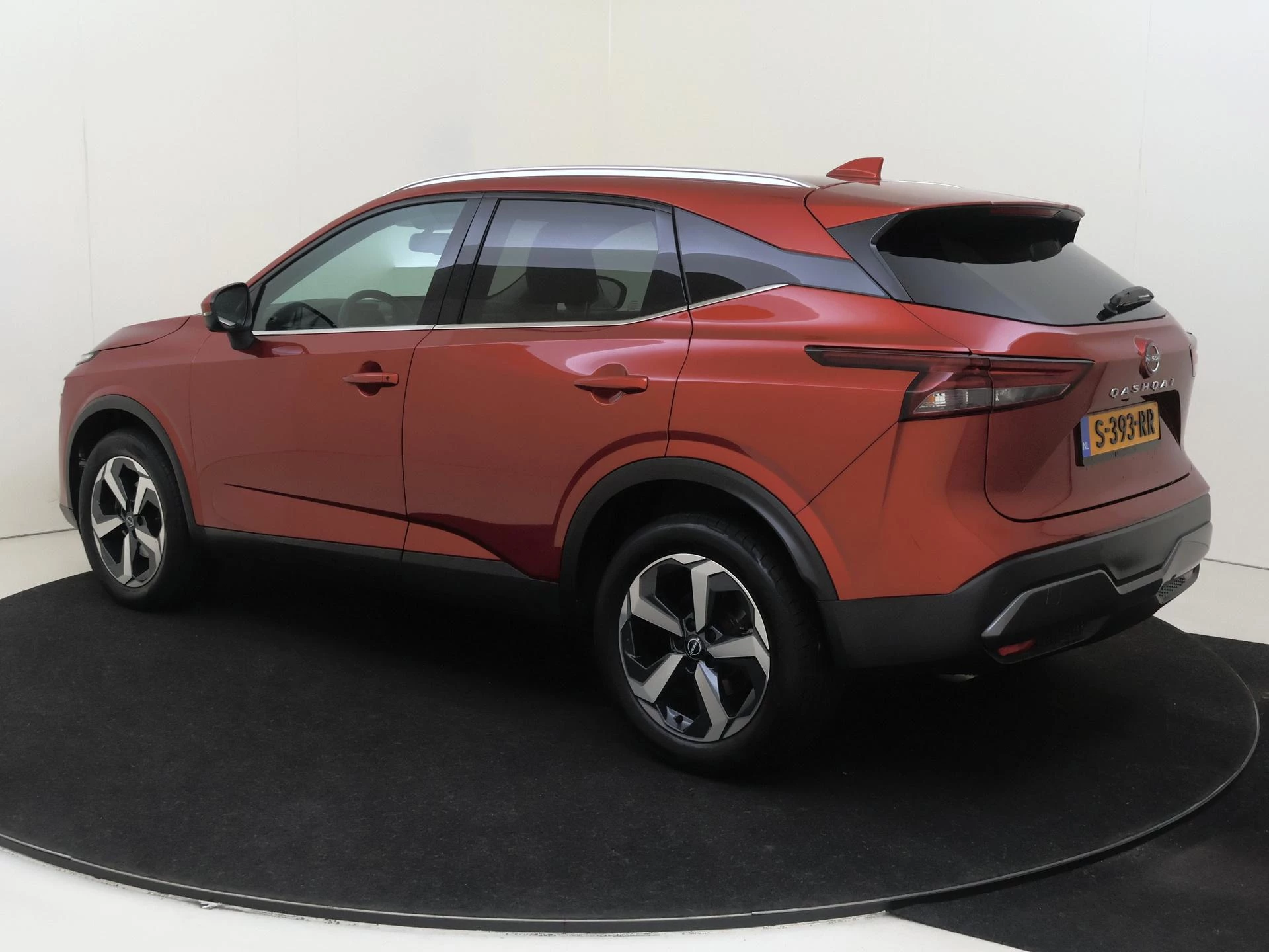 Nissan QASHQAI met kenteken S-393-RR – autofoto 4
