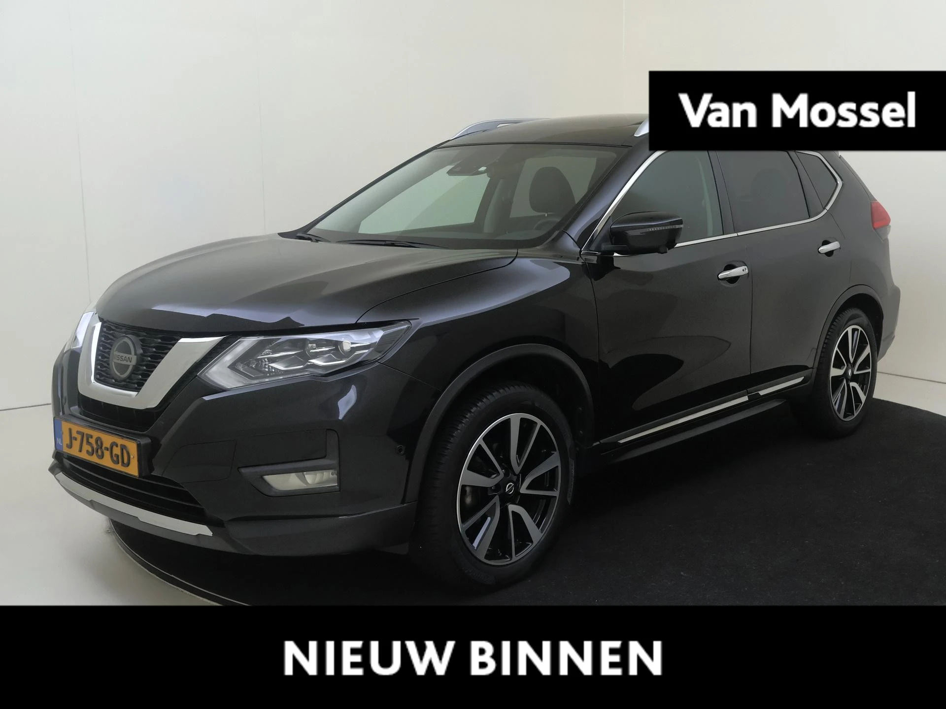 Nissan X-Trail met kenteken 74100 – autofoto 2