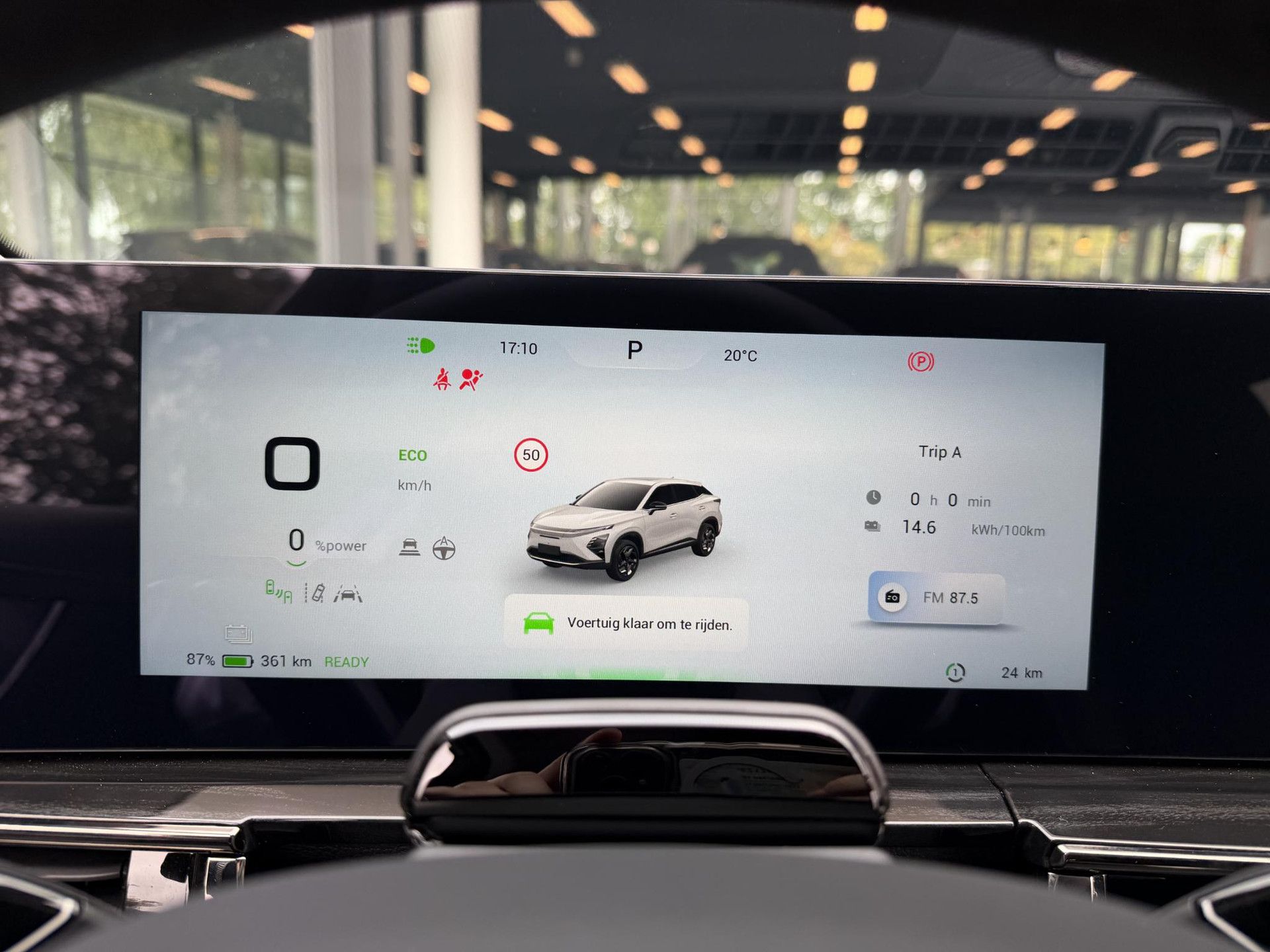 Omoda 5EV met kenteken KVF-02-K – autofoto 4