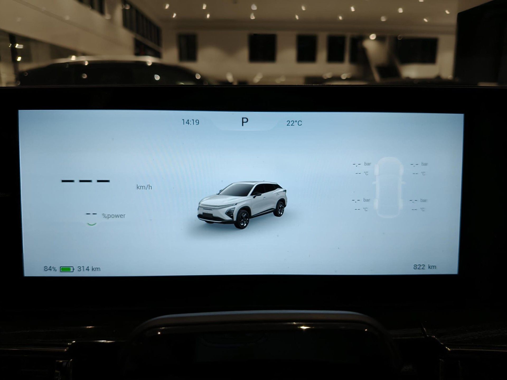 Omoda 5EV met kenteken KVF-94-J – autofoto 4