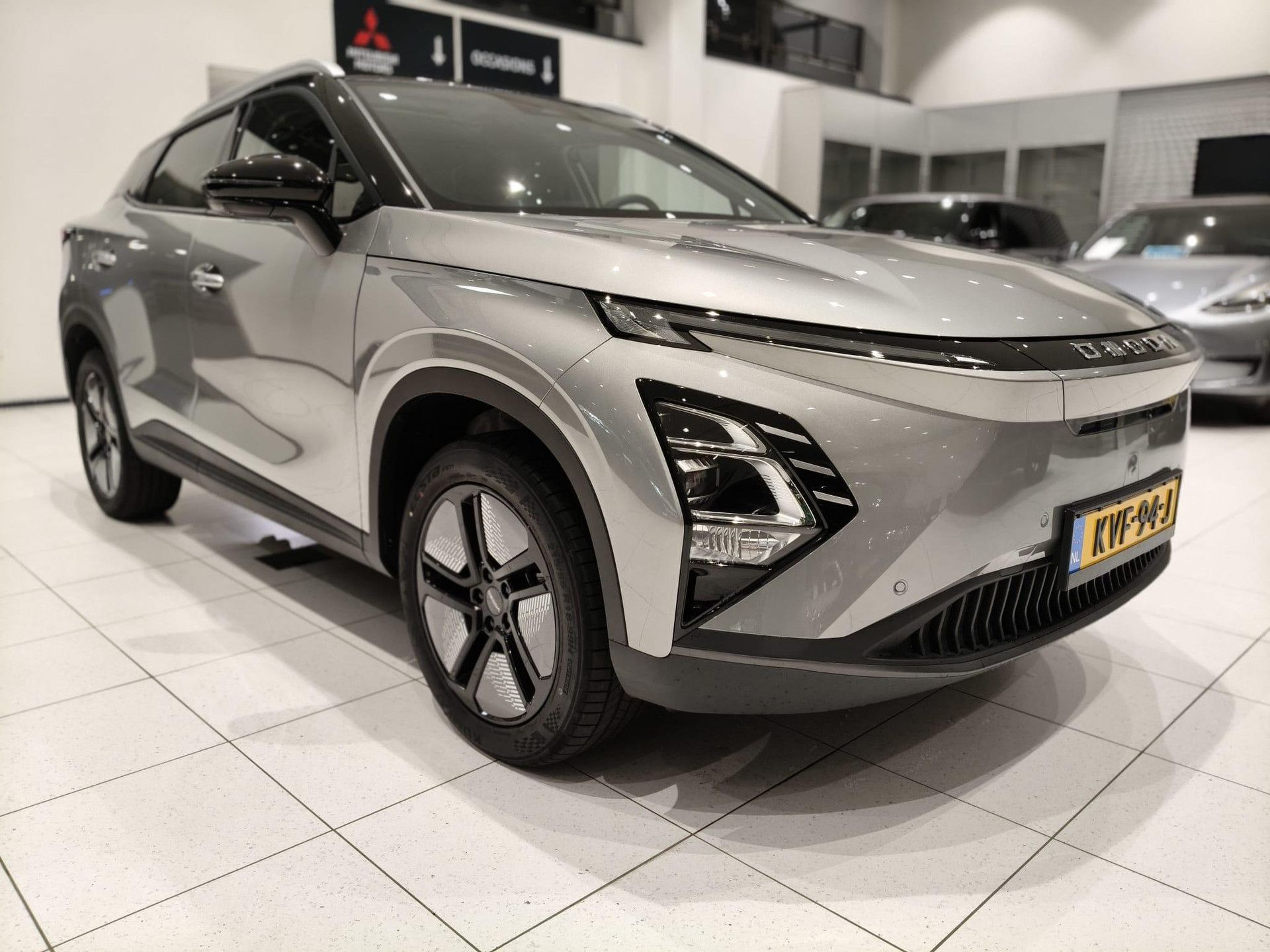 Omoda 5EV met kenteken KVF-94-J – autofoto 5