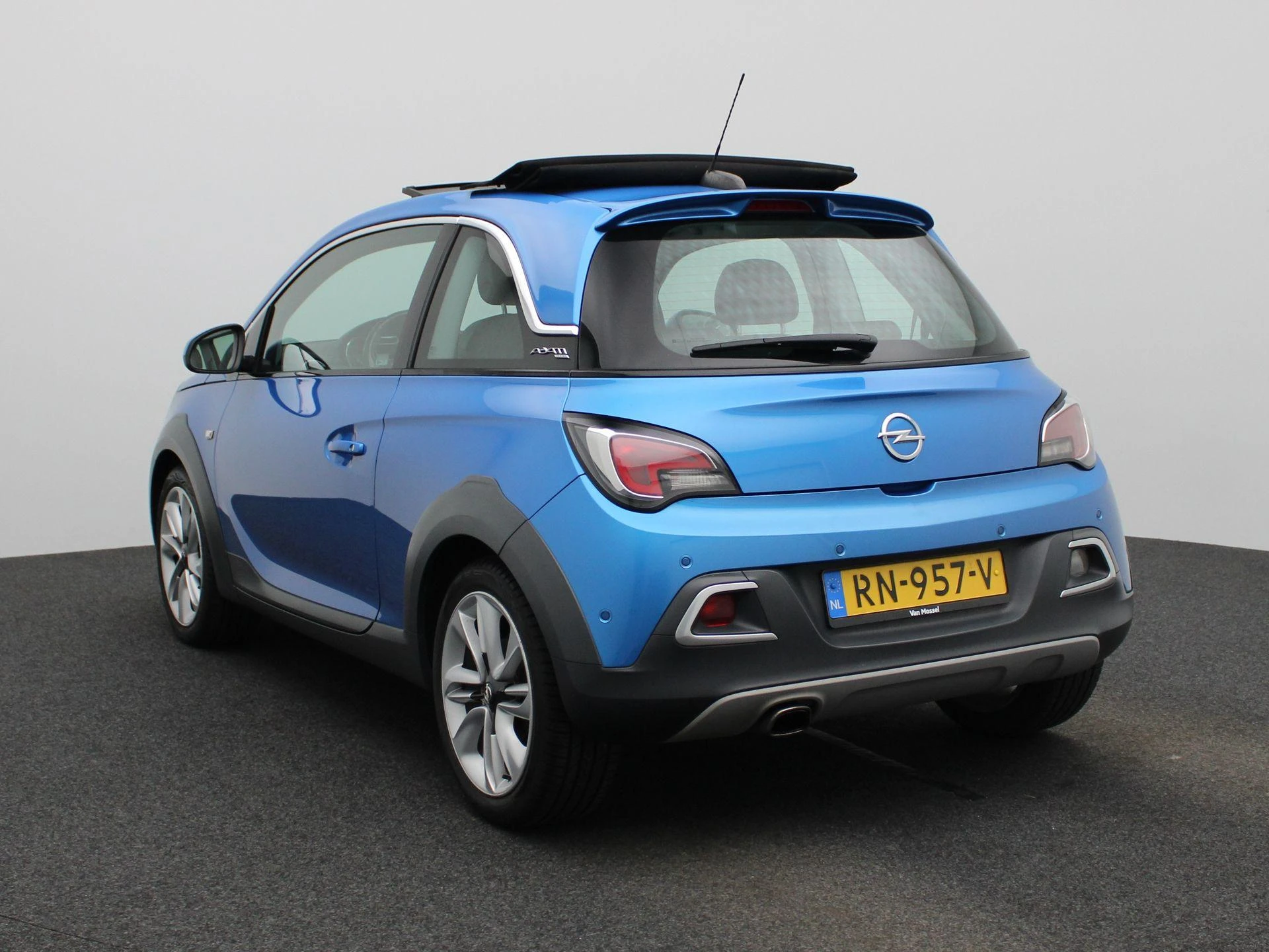 Opel ADAM met kenteken 49100 – autofoto 3