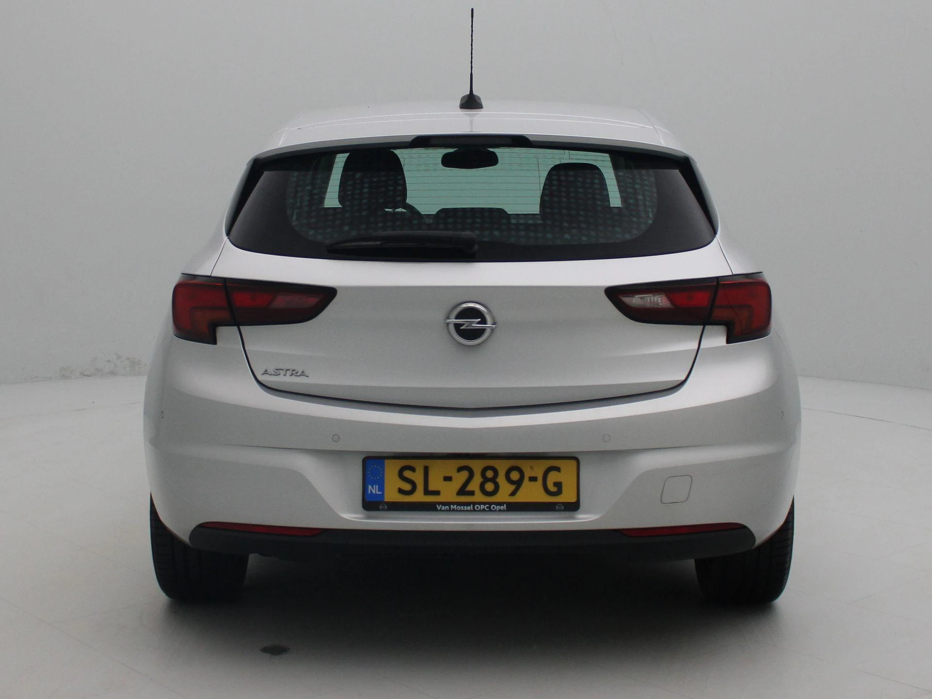 Opel Astra met kenteken 44100 – autofoto 5