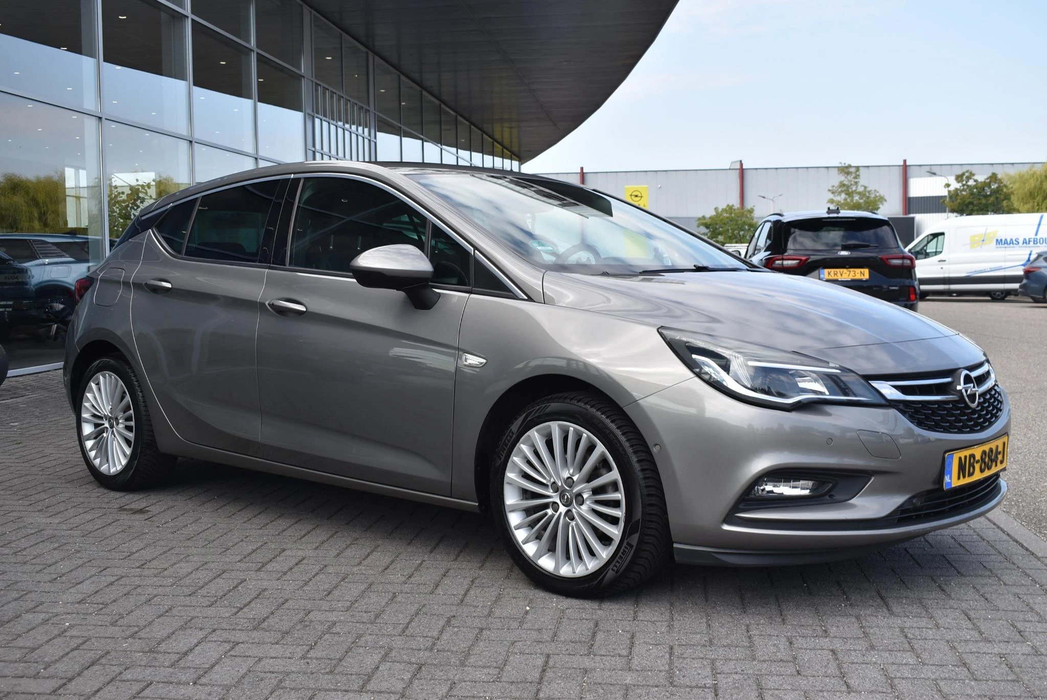 Opel Astra met kenteken 51100 – autofoto 5