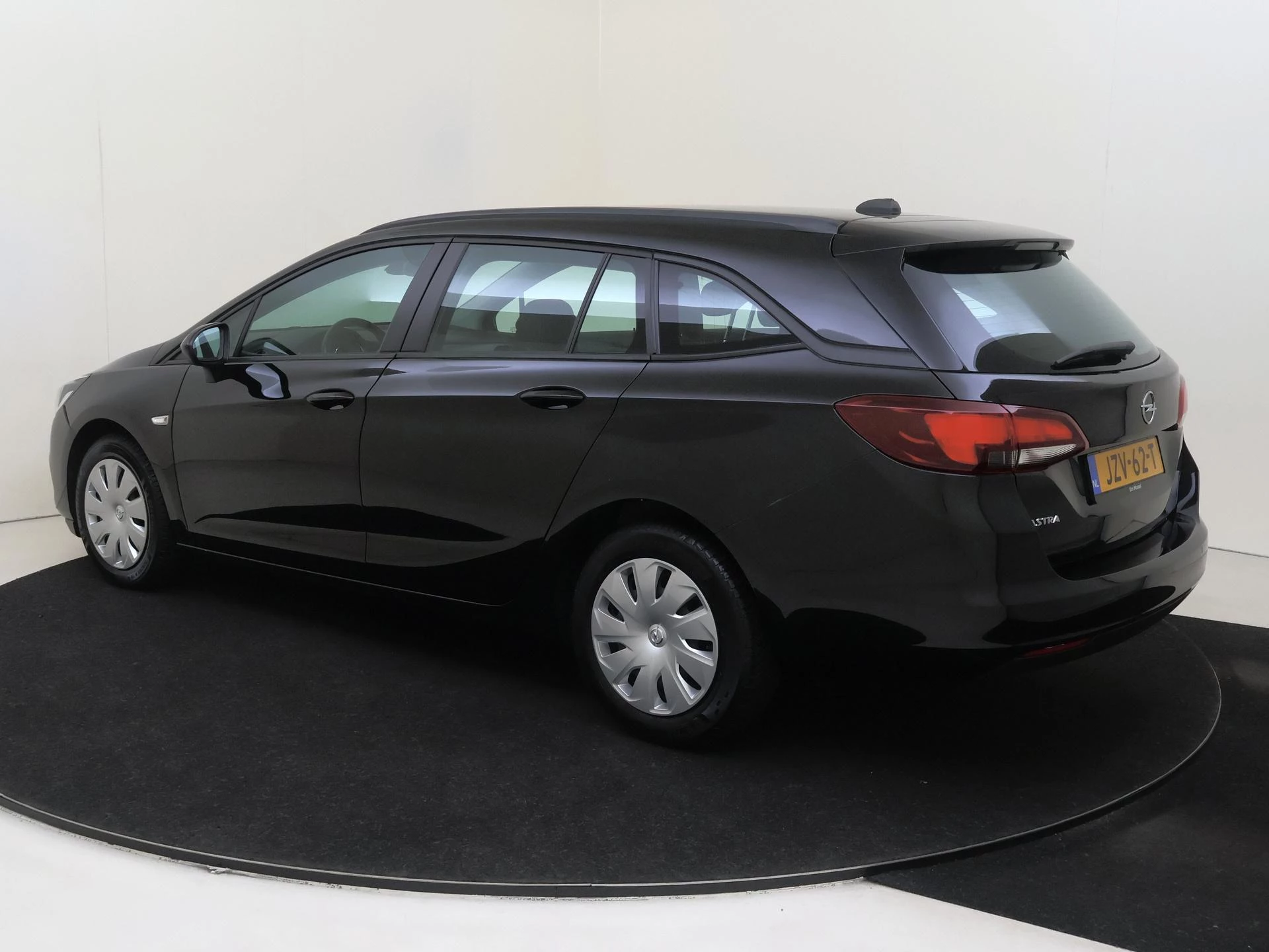 Opel Astra met kenteken 55100 – autofoto 4
