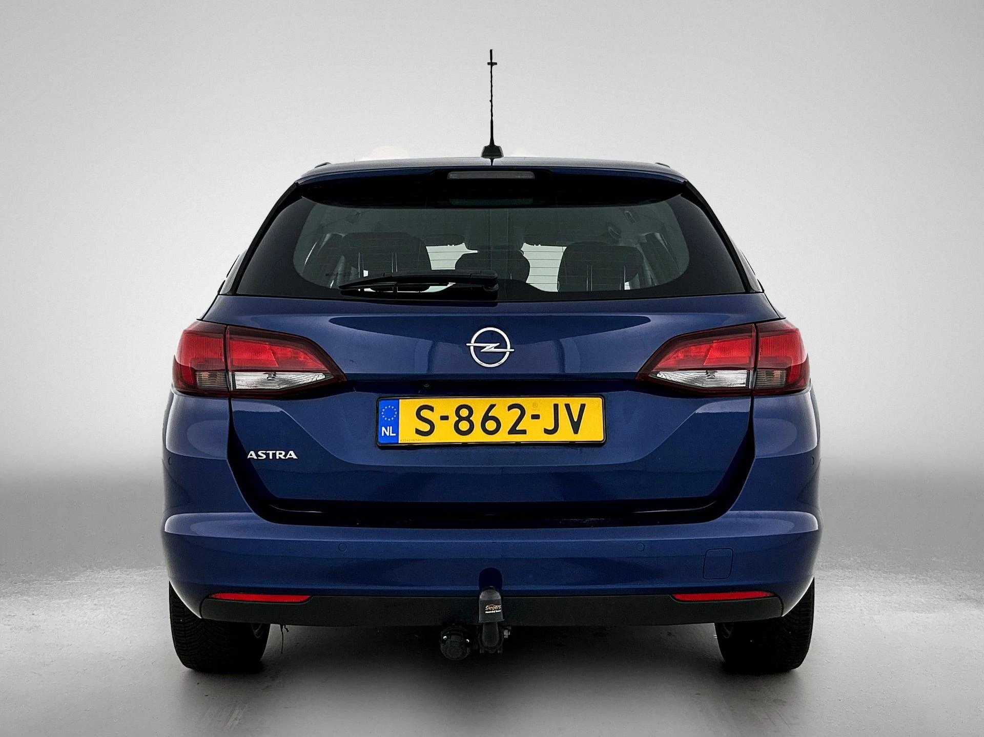 Opel Astra met kenteken 55100 – autofoto 5