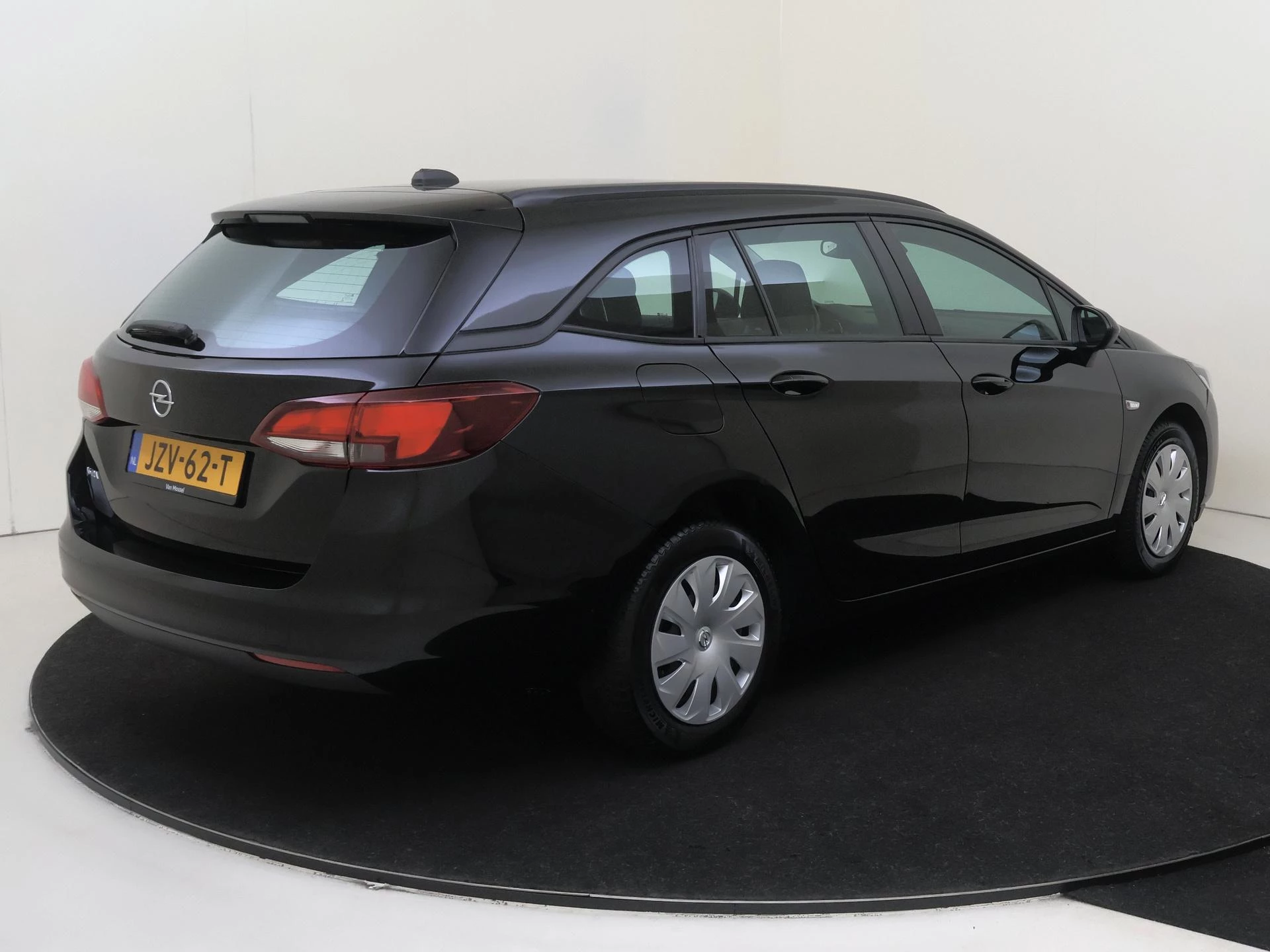 Opel Astra met kenteken 55100 – autofoto 5