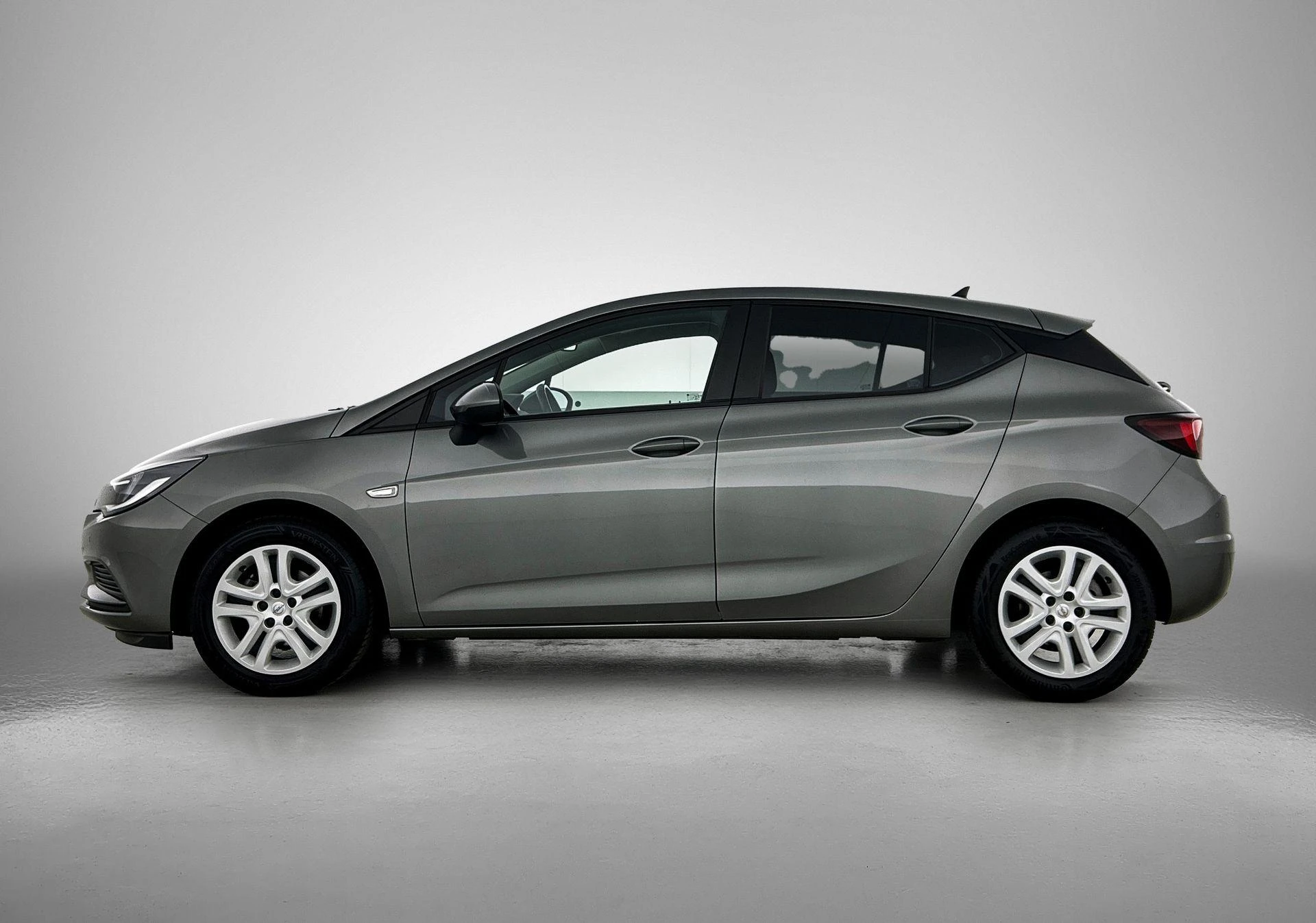 Opel Astra met kenteken 57100 – autofoto 4