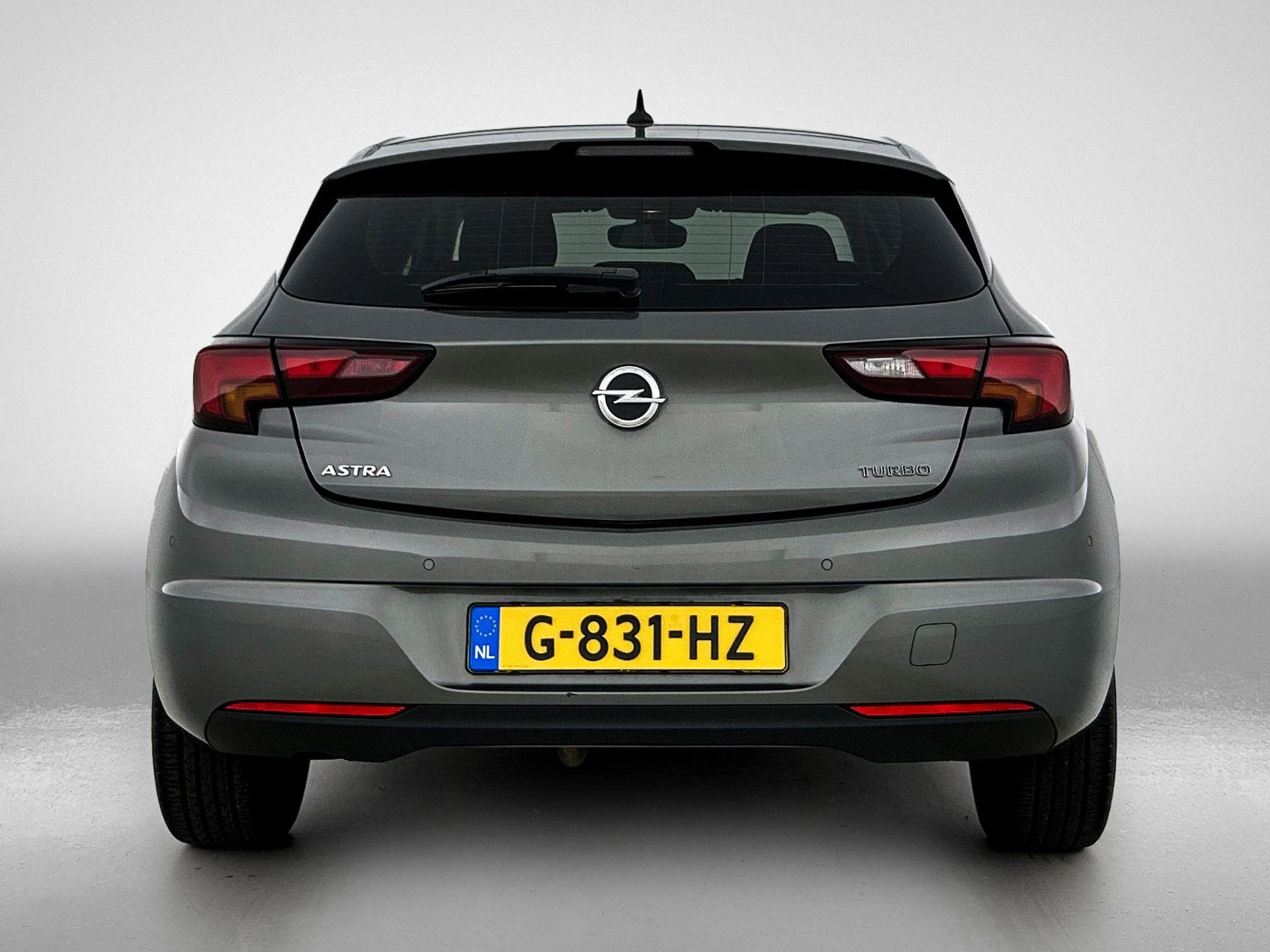 Opel Astra met kenteken 57100 – autofoto 5
