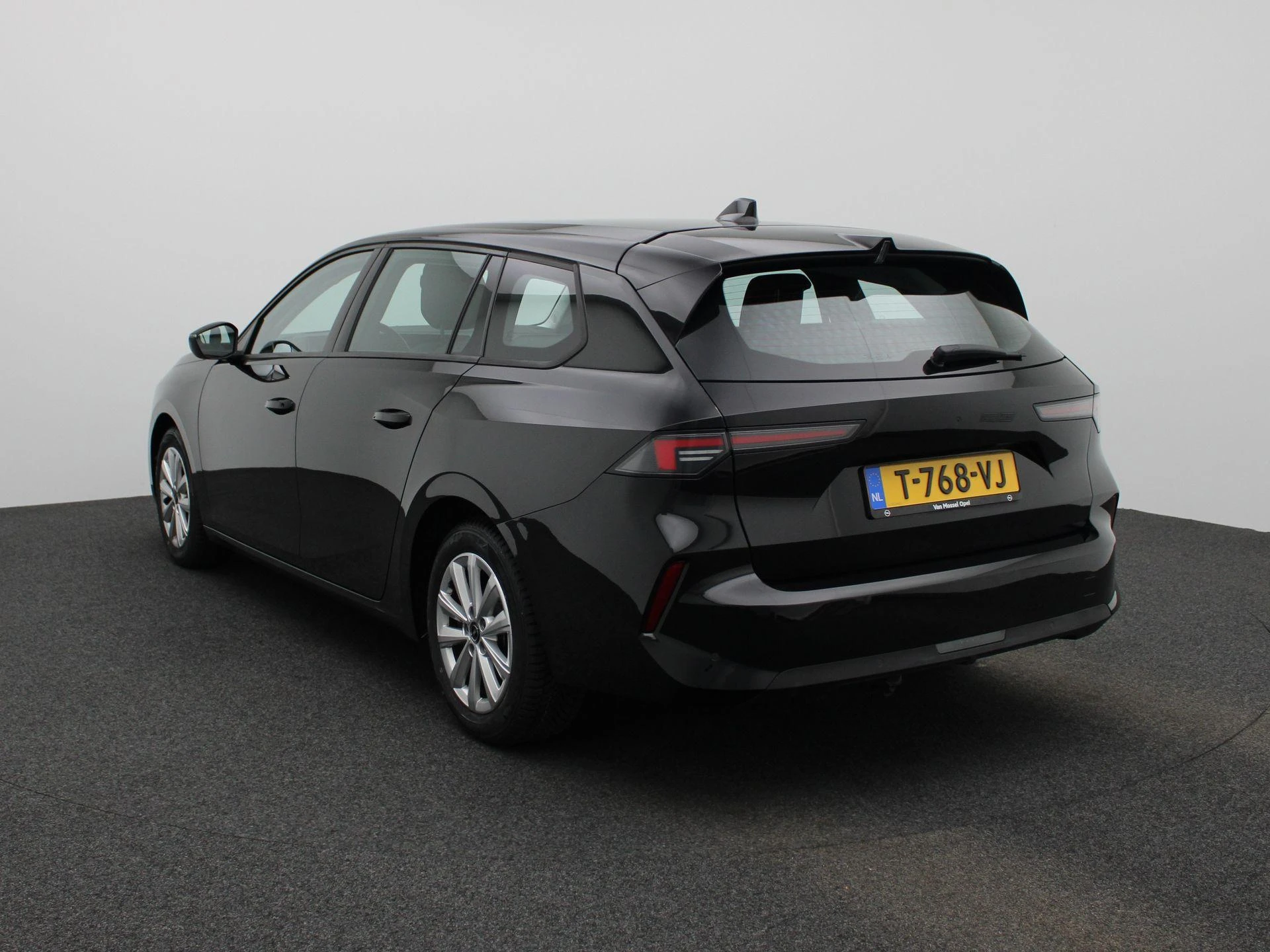 Opel Astra met kenteken T-768-VJ – autofoto 3