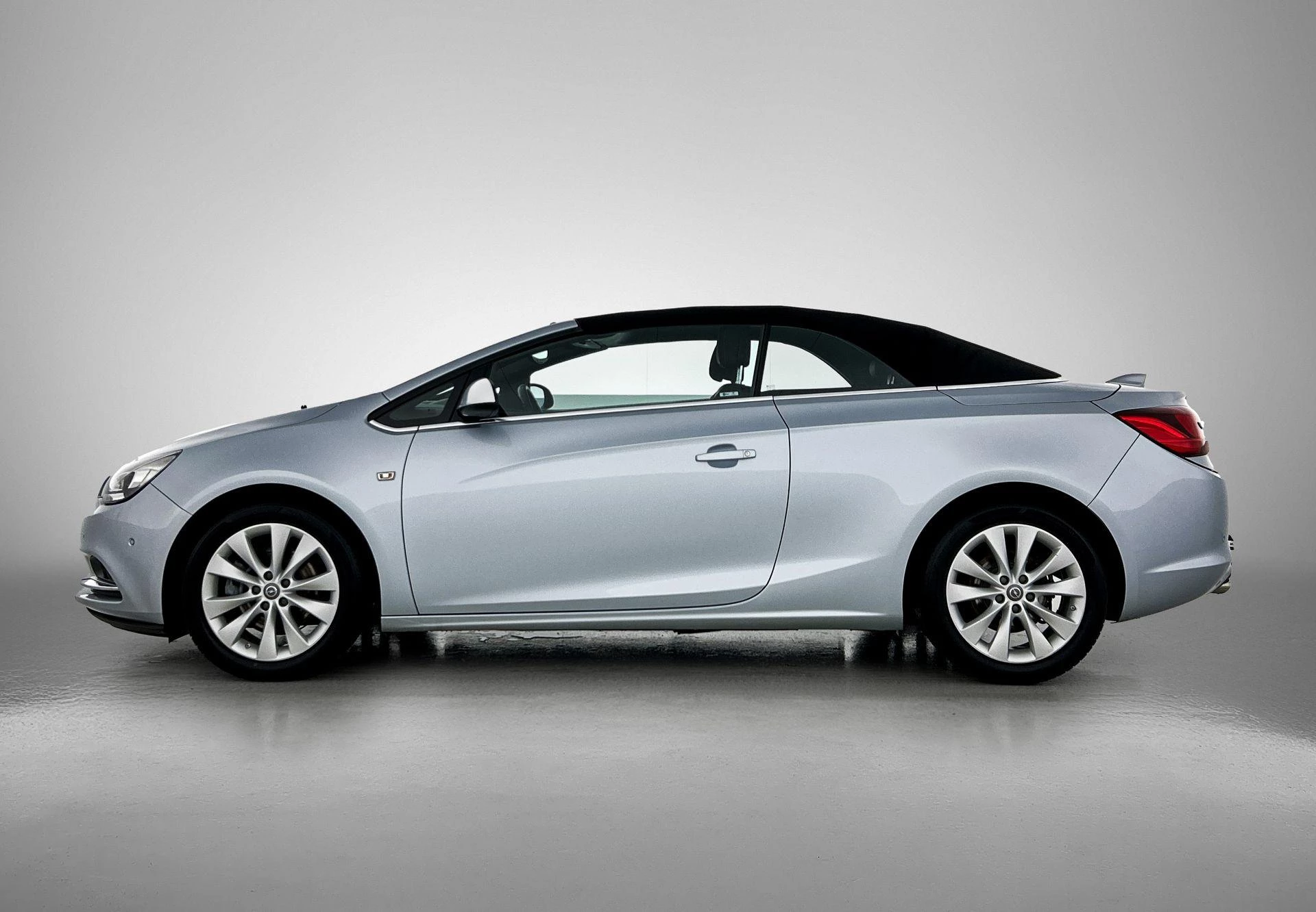 Opel Cascada met kenteken 79100 – autofoto 4
