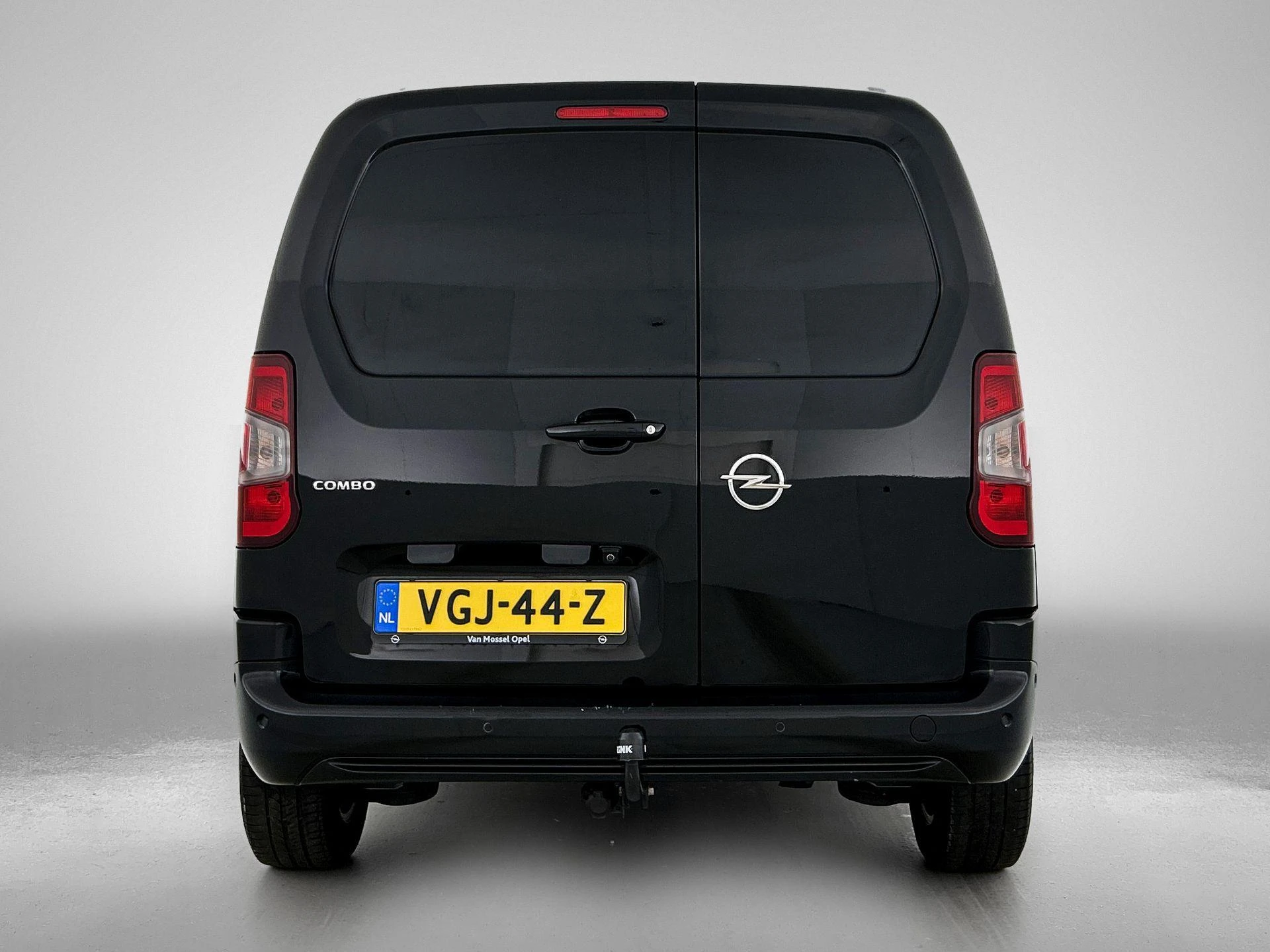 Opel Combo met kenteken 46100 – autofoto 4