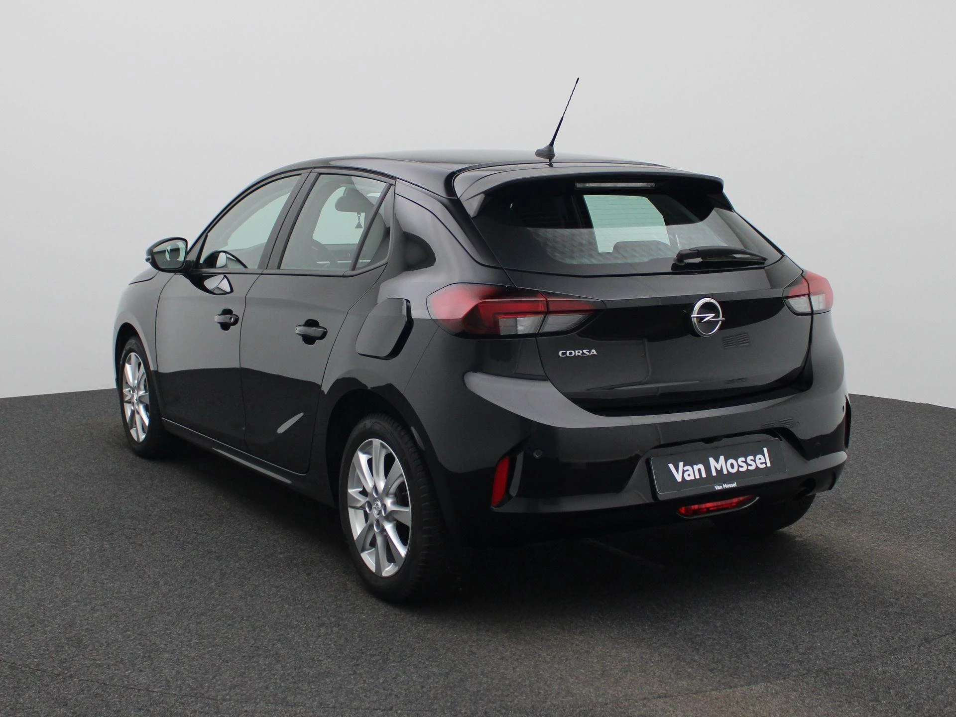 Opel Corsa met kenteken 37100 – autofoto 2