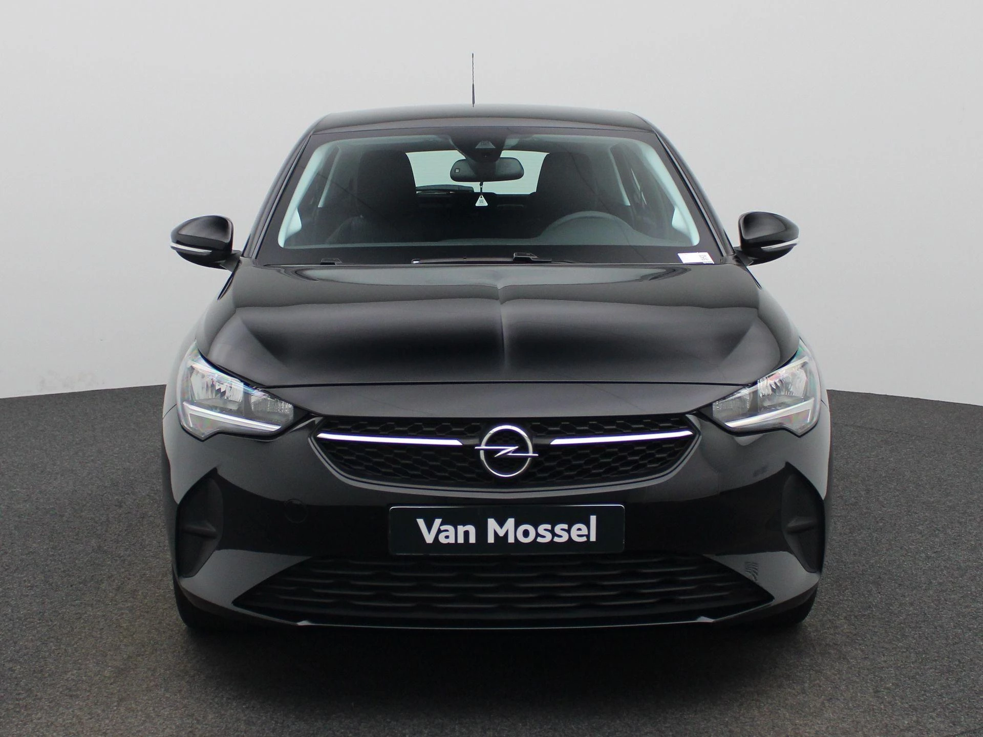 Opel Corsa met kenteken 37100 – autofoto 3