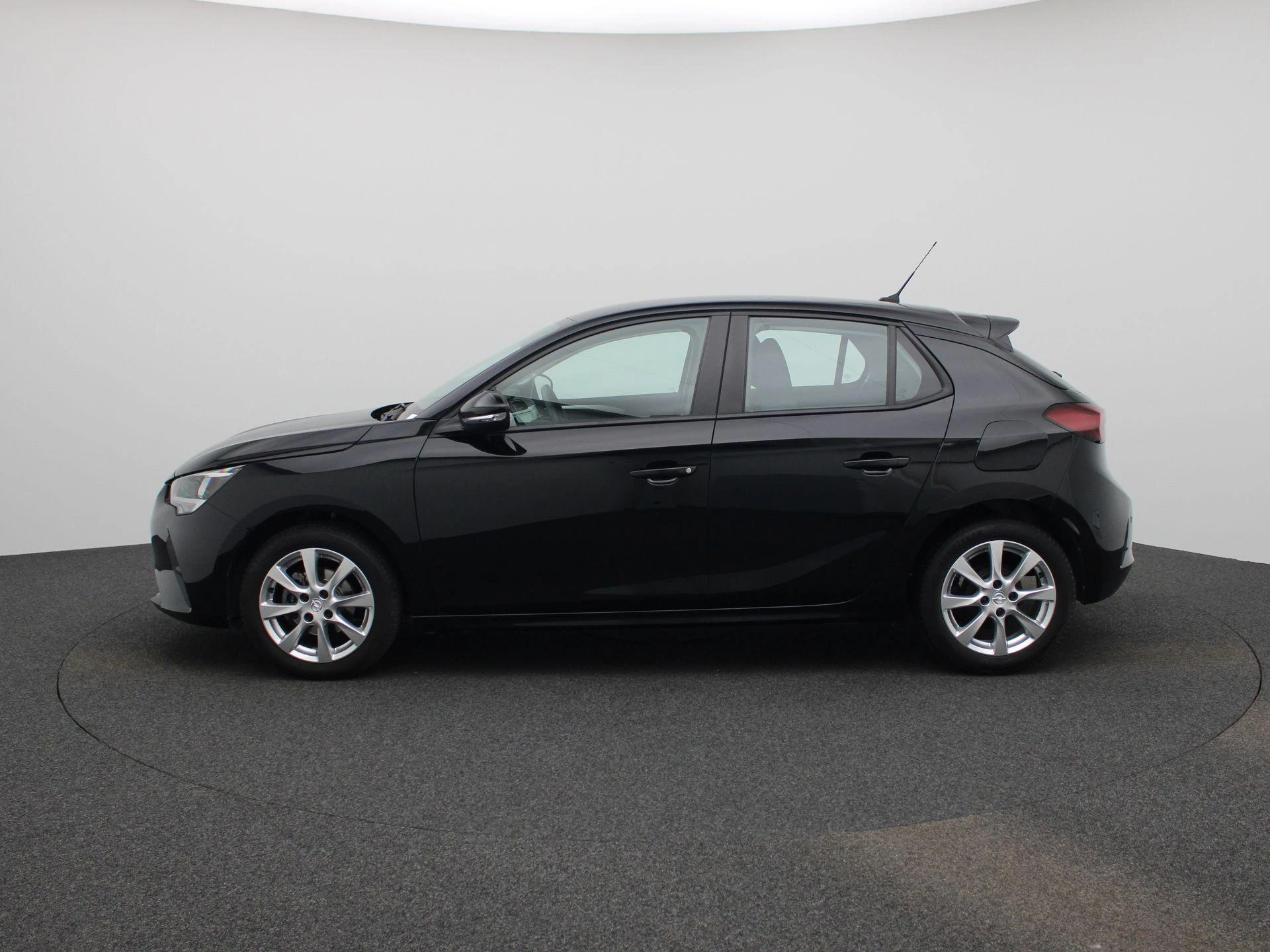 Opel Corsa met kenteken 37100 – autofoto 4