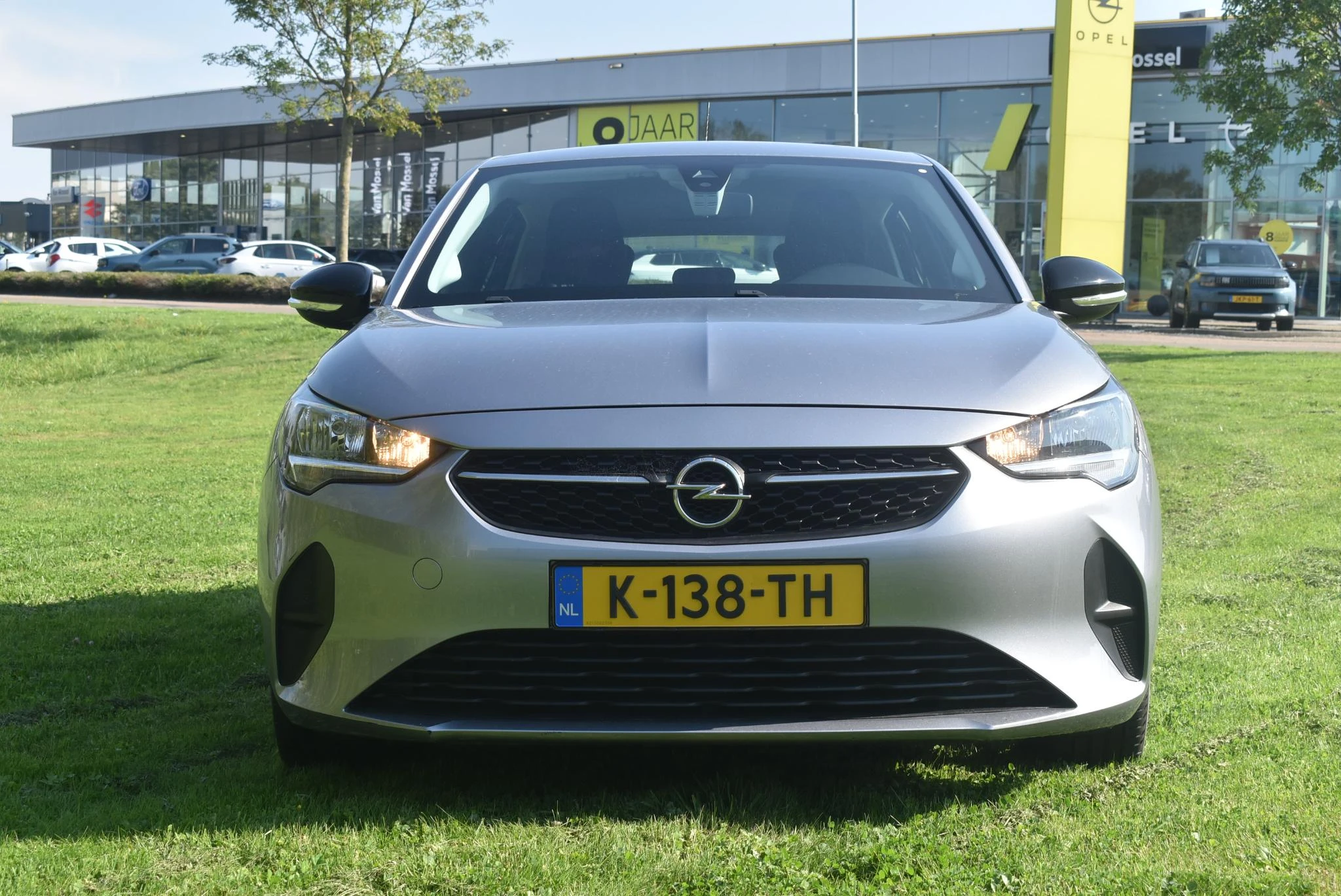 Opel Corsa met kenteken 41100 – autofoto 4