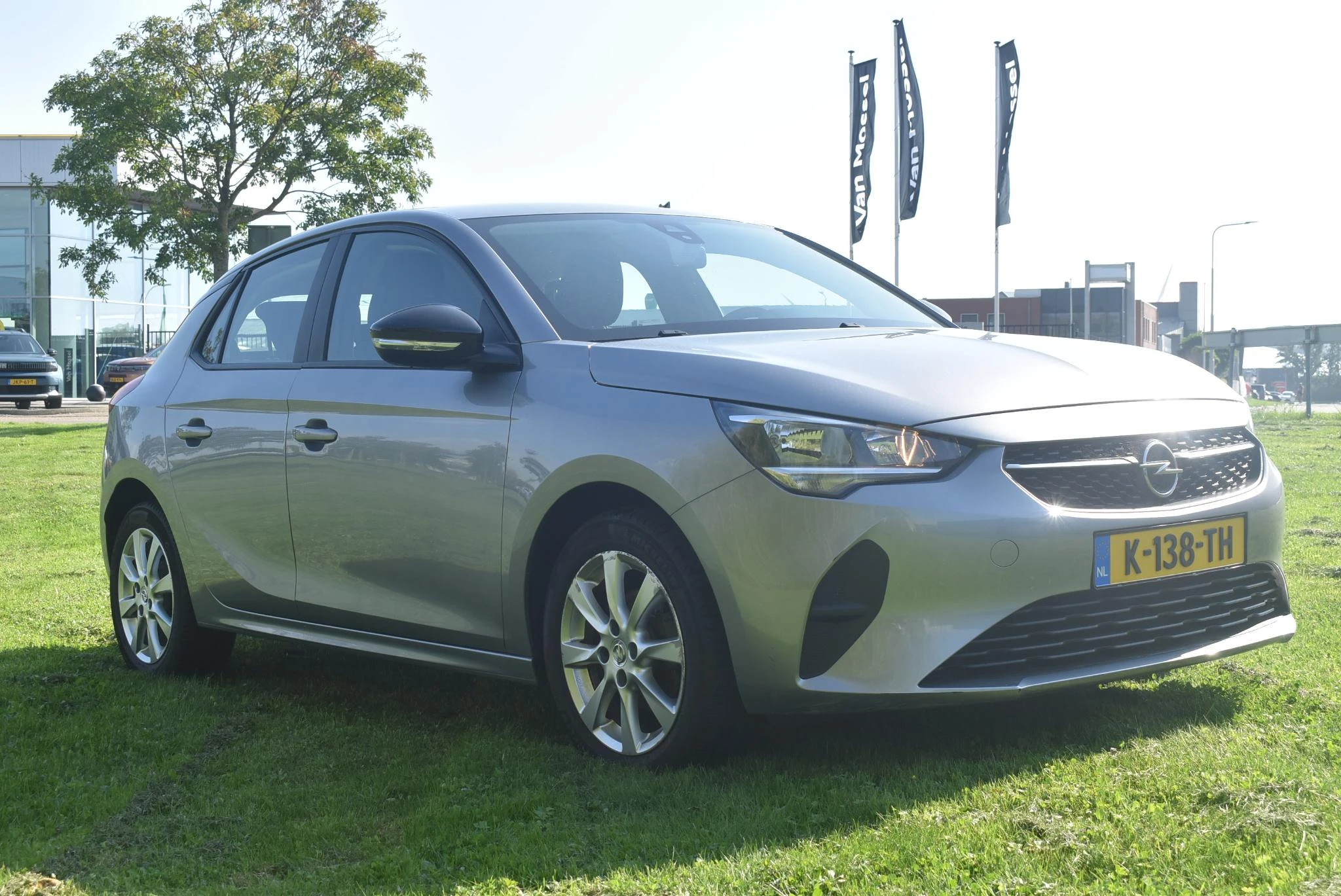 Opel Corsa met kenteken 41100 – autofoto 5