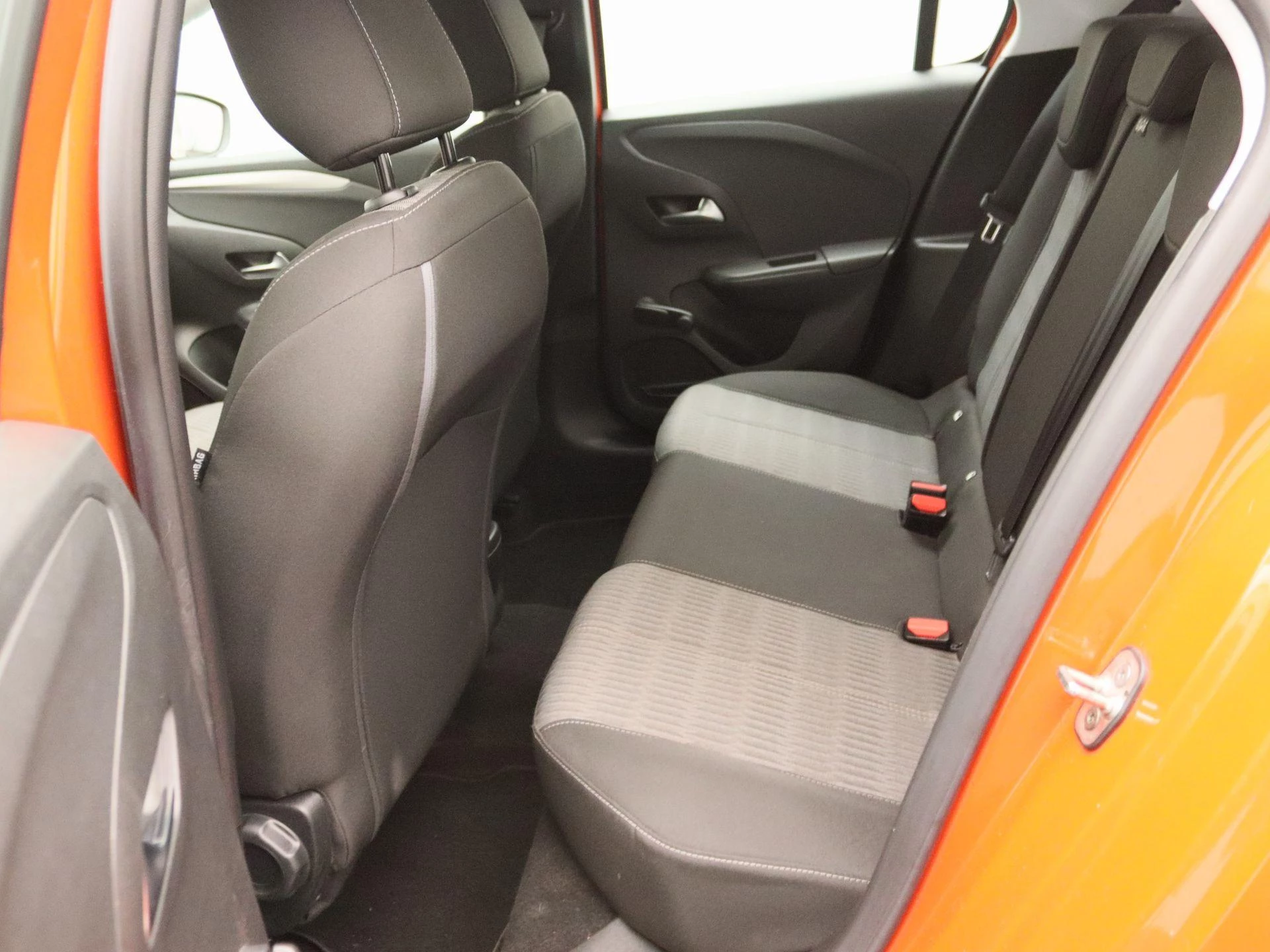 Opel Corsa met kenteken 41100 – autofoto 5