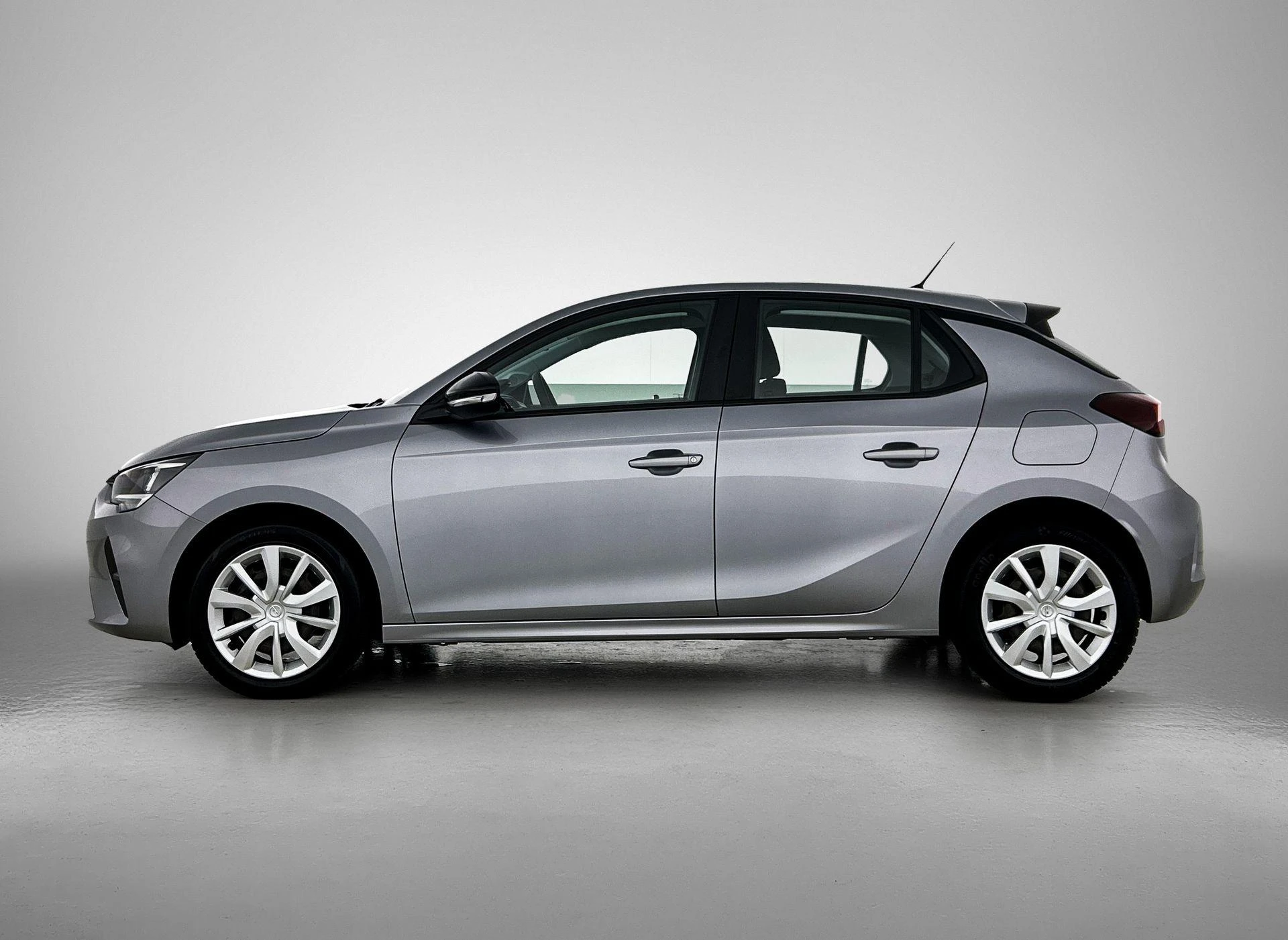 Opel Corsa met kenteken 42100 – autofoto 4