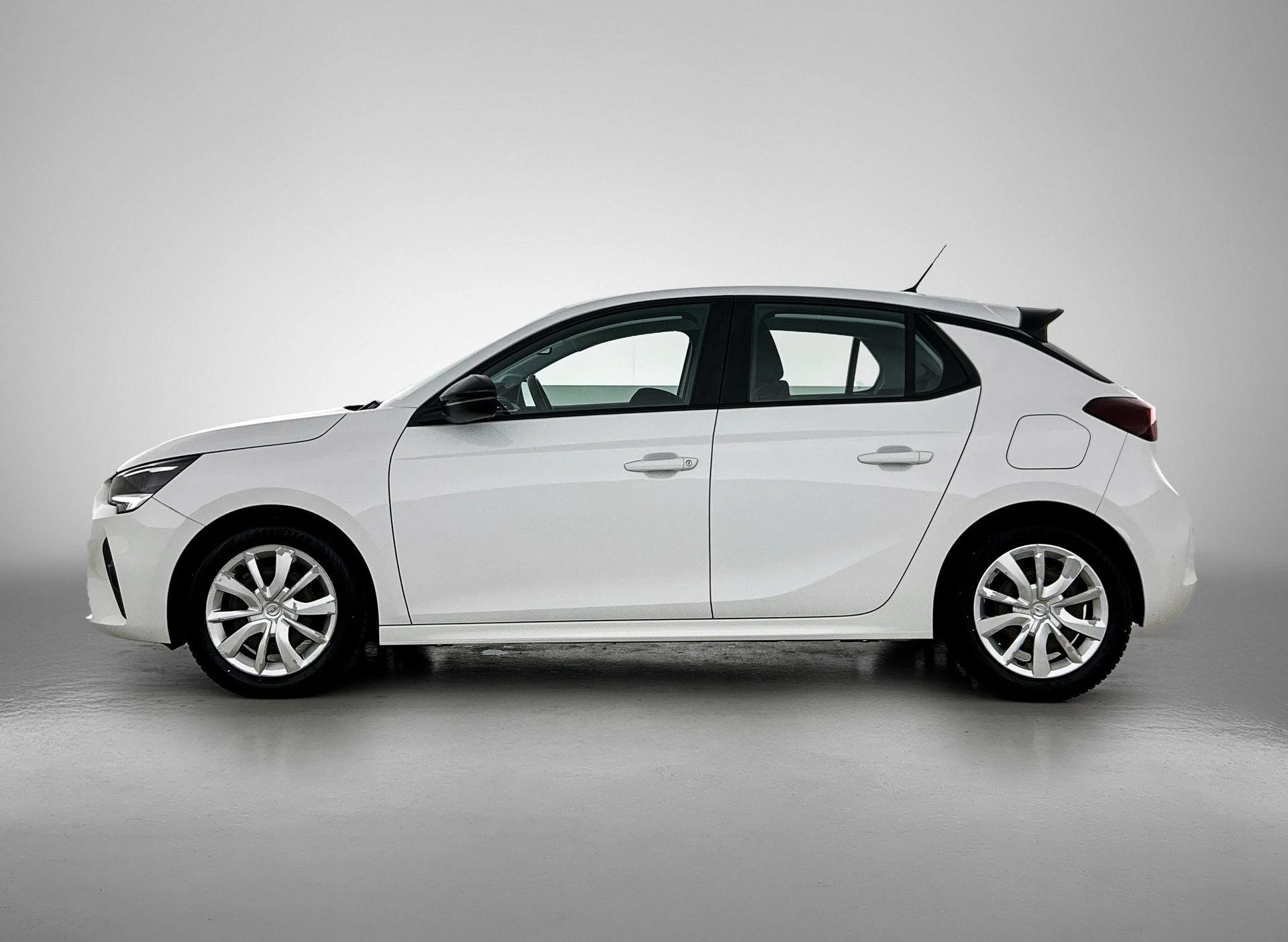 Opel Corsa met kenteken 43100 – autofoto 4