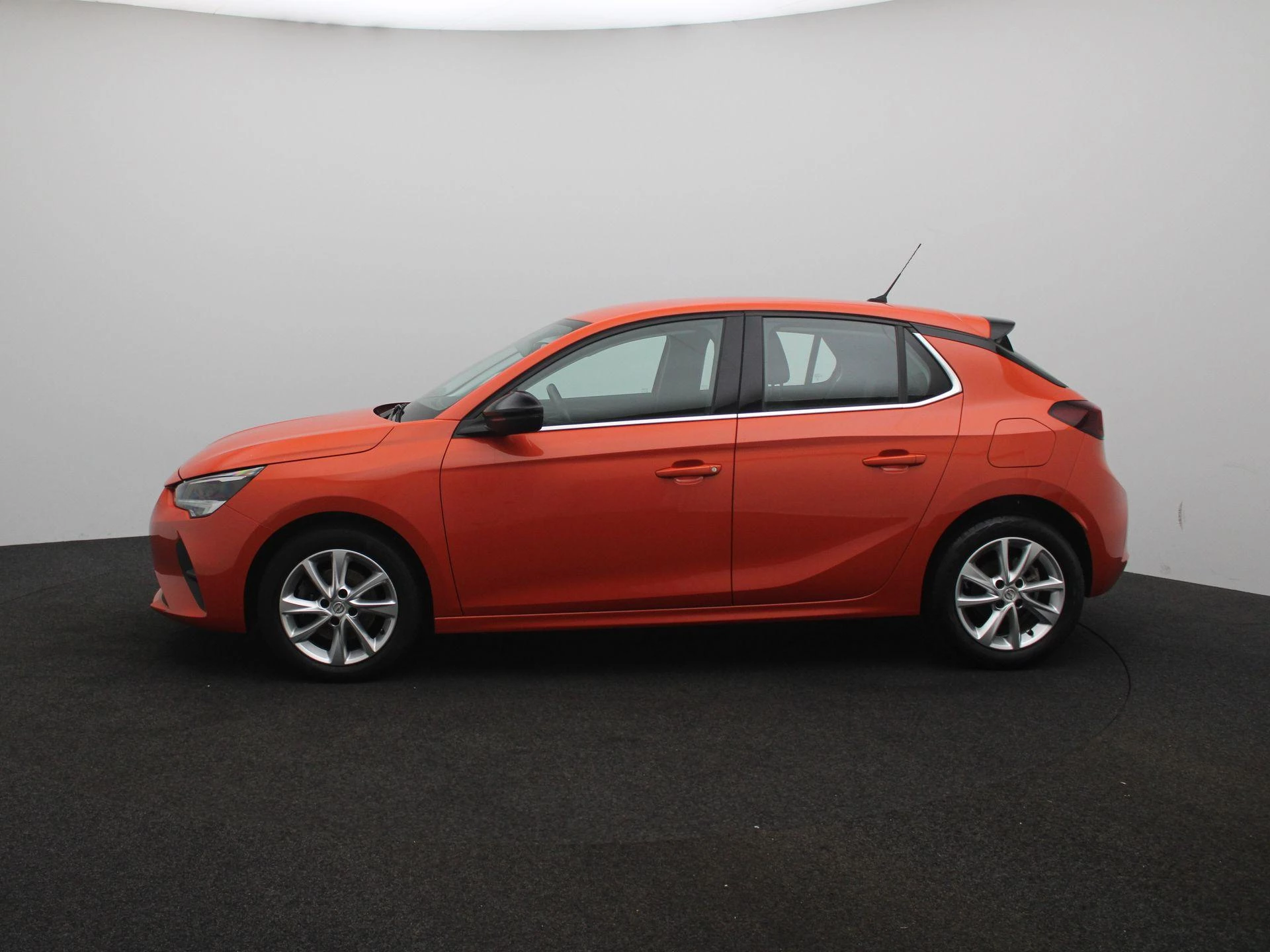 Opel Corsa met kenteken 43100 – autofoto 5