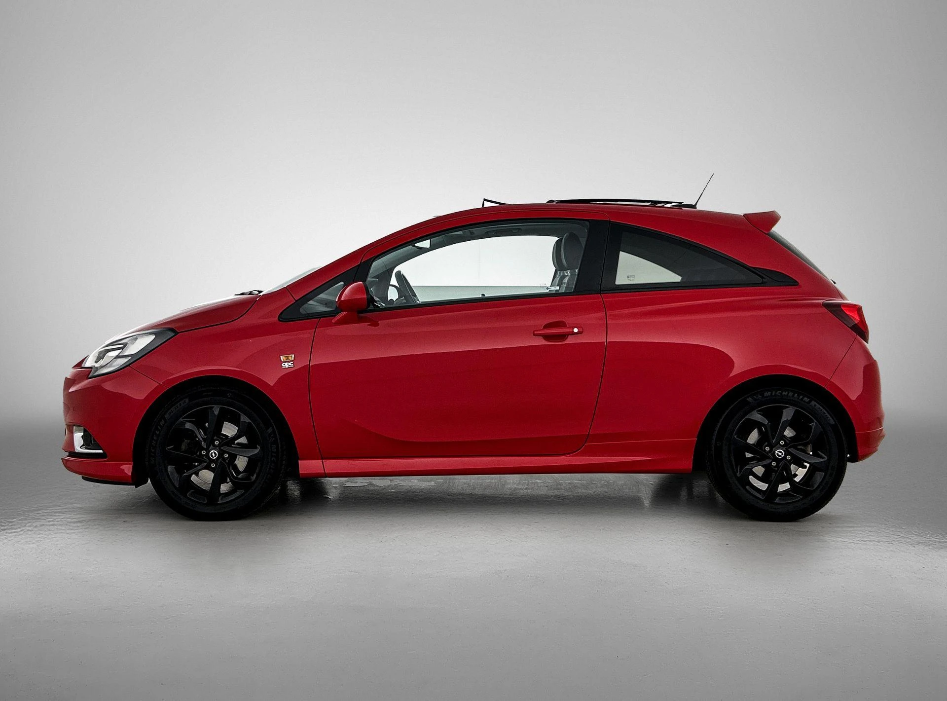 Opel Corsa met kenteken 45100 – autofoto 4