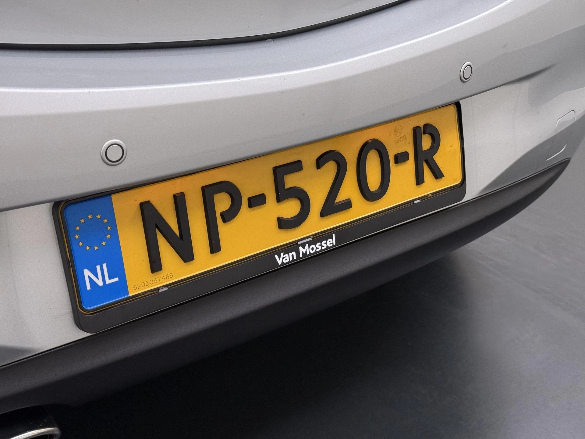 Opel Corsa met kenteken 58100 – autofoto 5