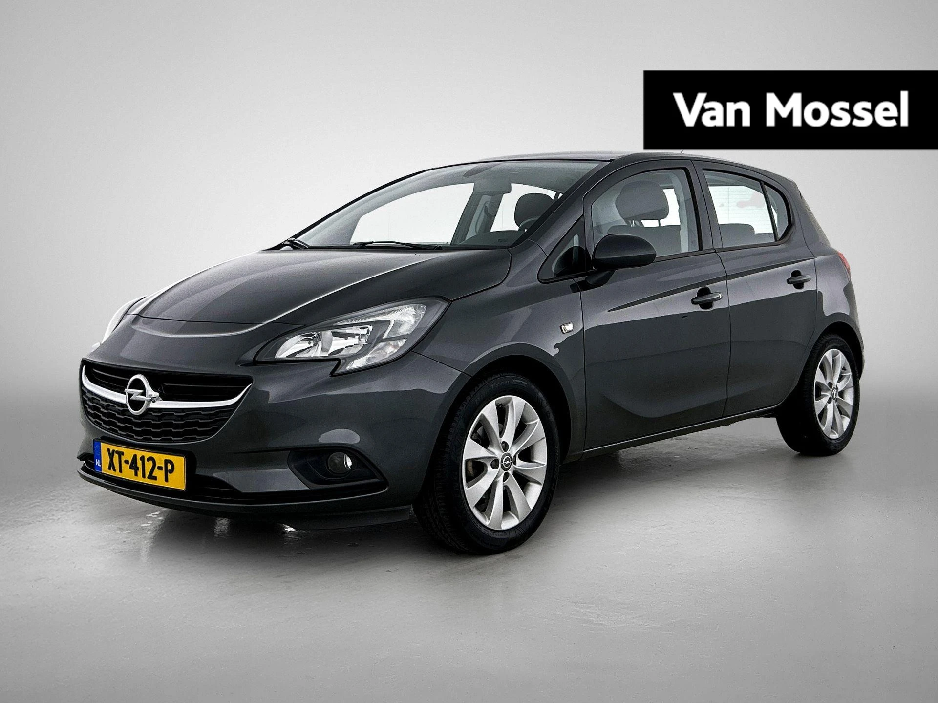 Opel Corsa met kenteken 63100 – autofoto 2