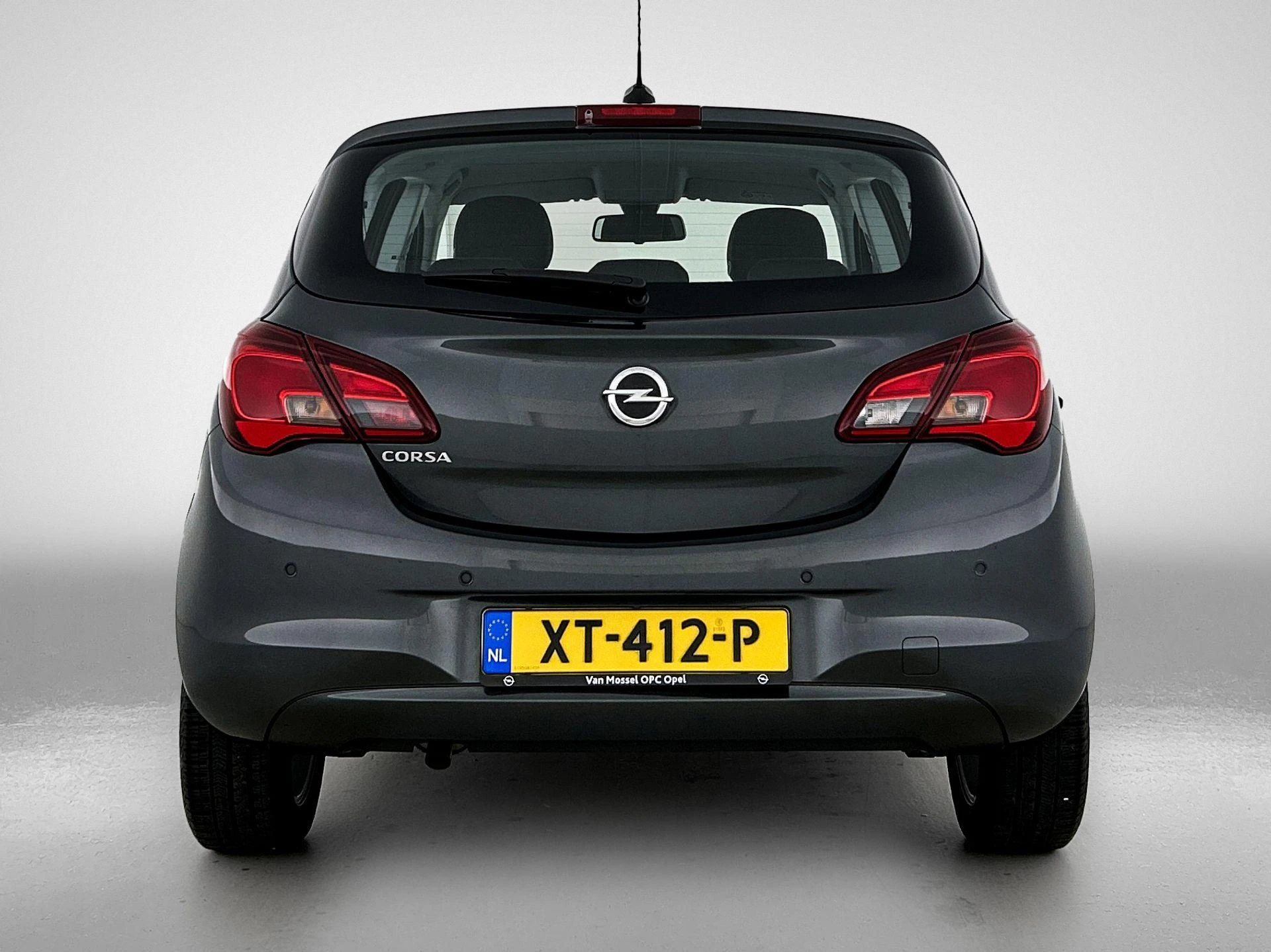 Opel Corsa met kenteken 63100 – autofoto 5
