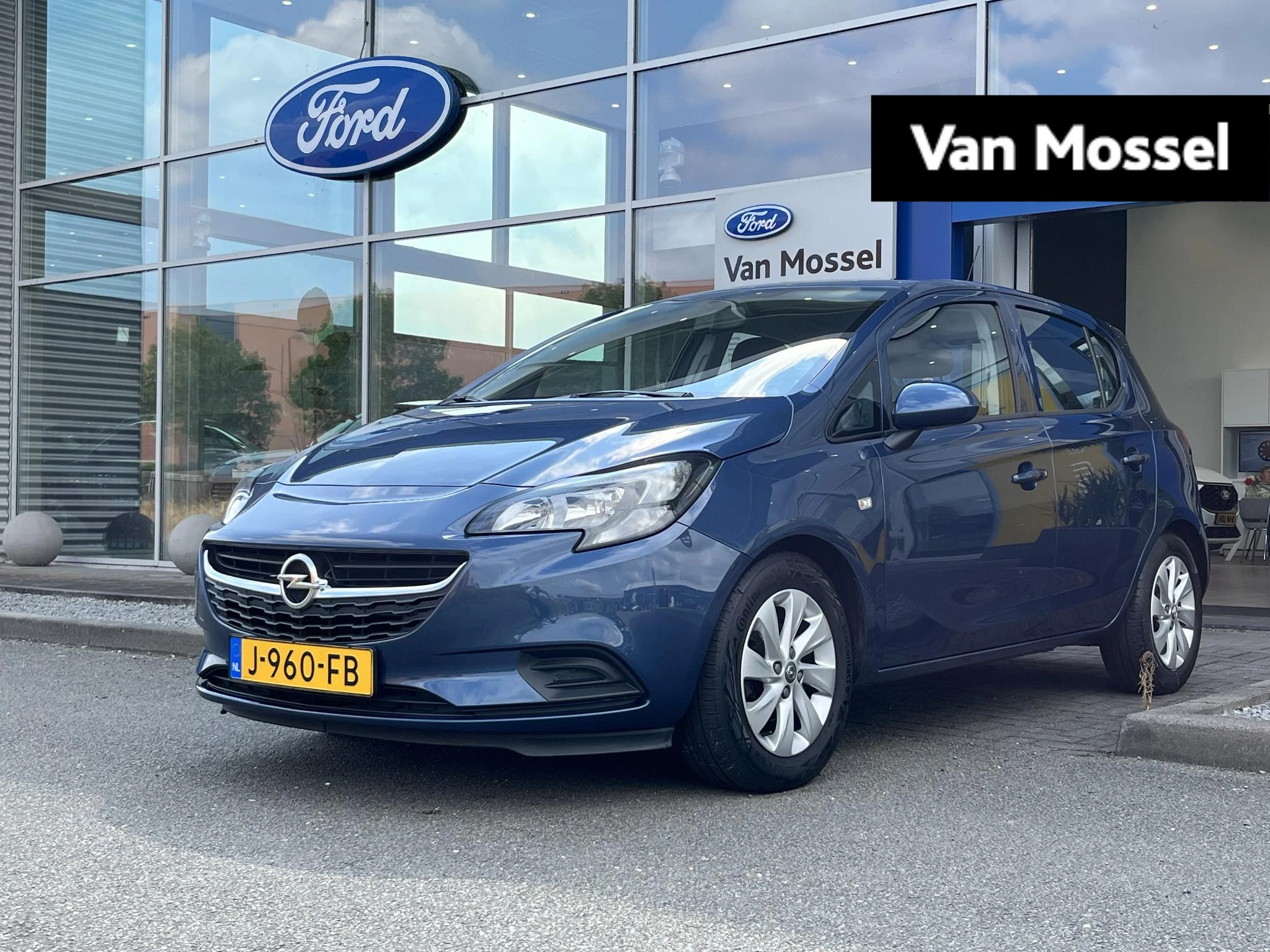 Opel Corsa met kenteken 67100 – autofoto 2