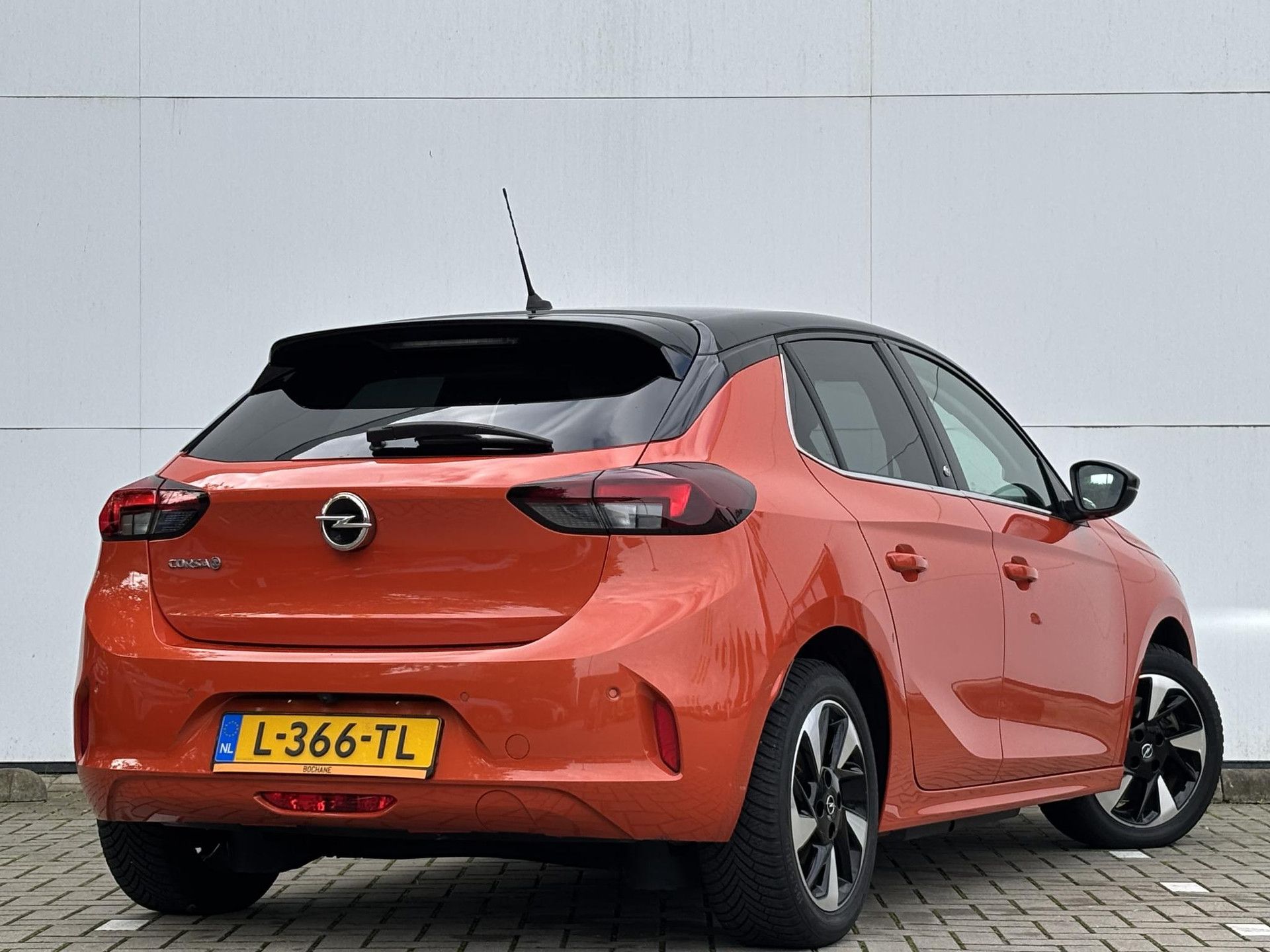Opel Corsa-e met kenteken L-366-TL – autofoto 2