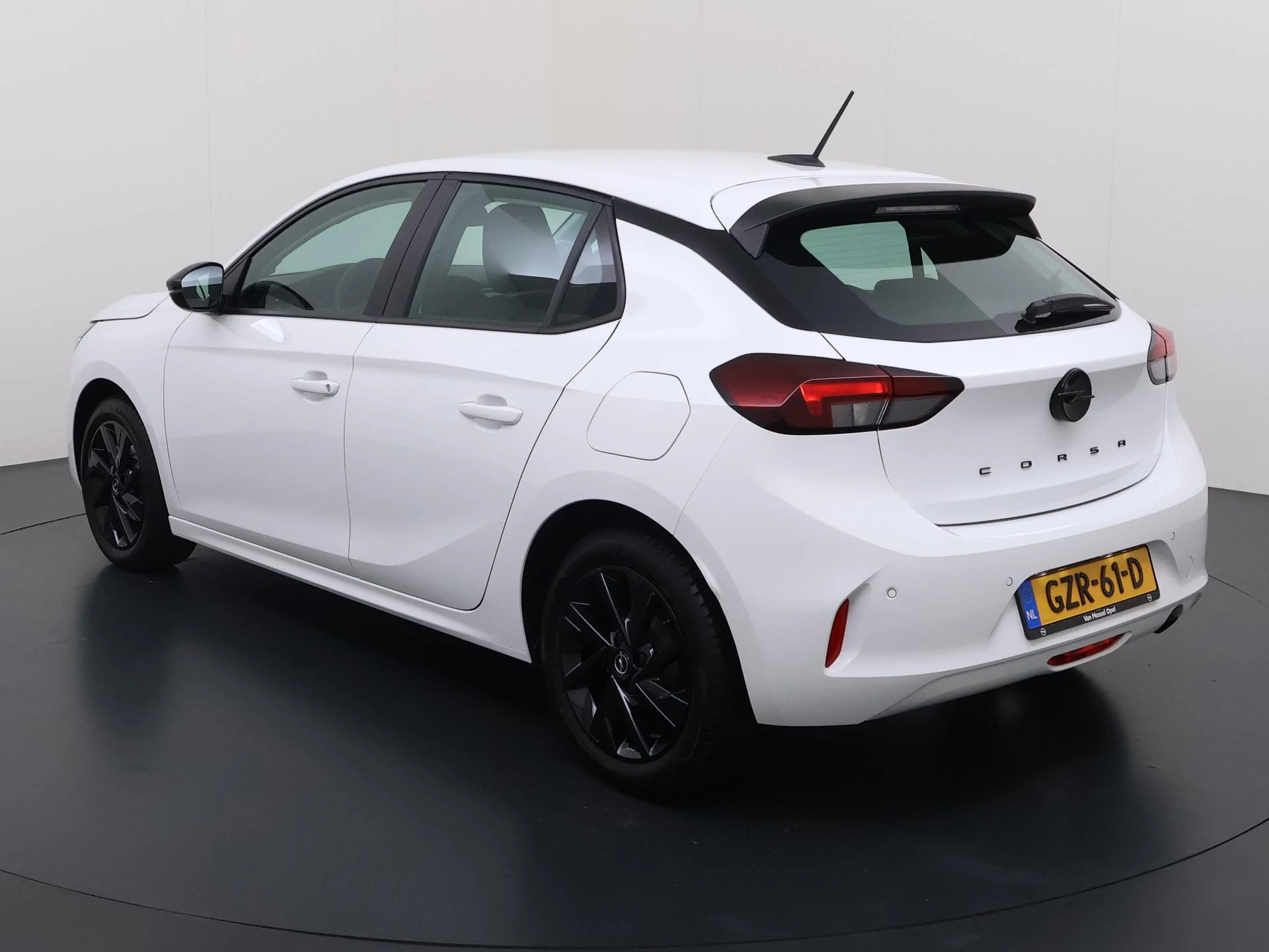 Opel Corsa met kenteken GZR-61-D – autofoto 5