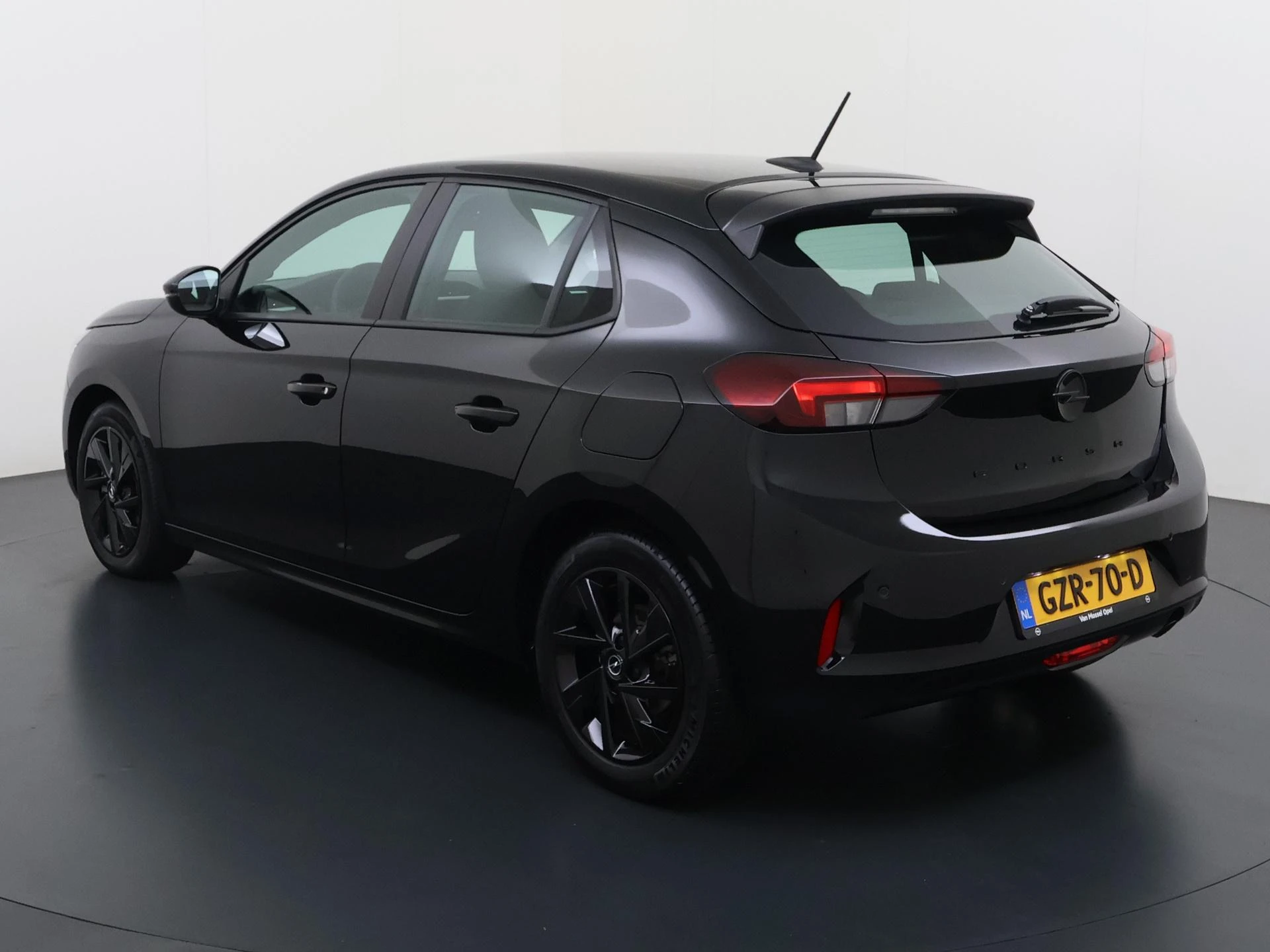 Opel Corsa met kenteken GZR-70-D – autofoto 3