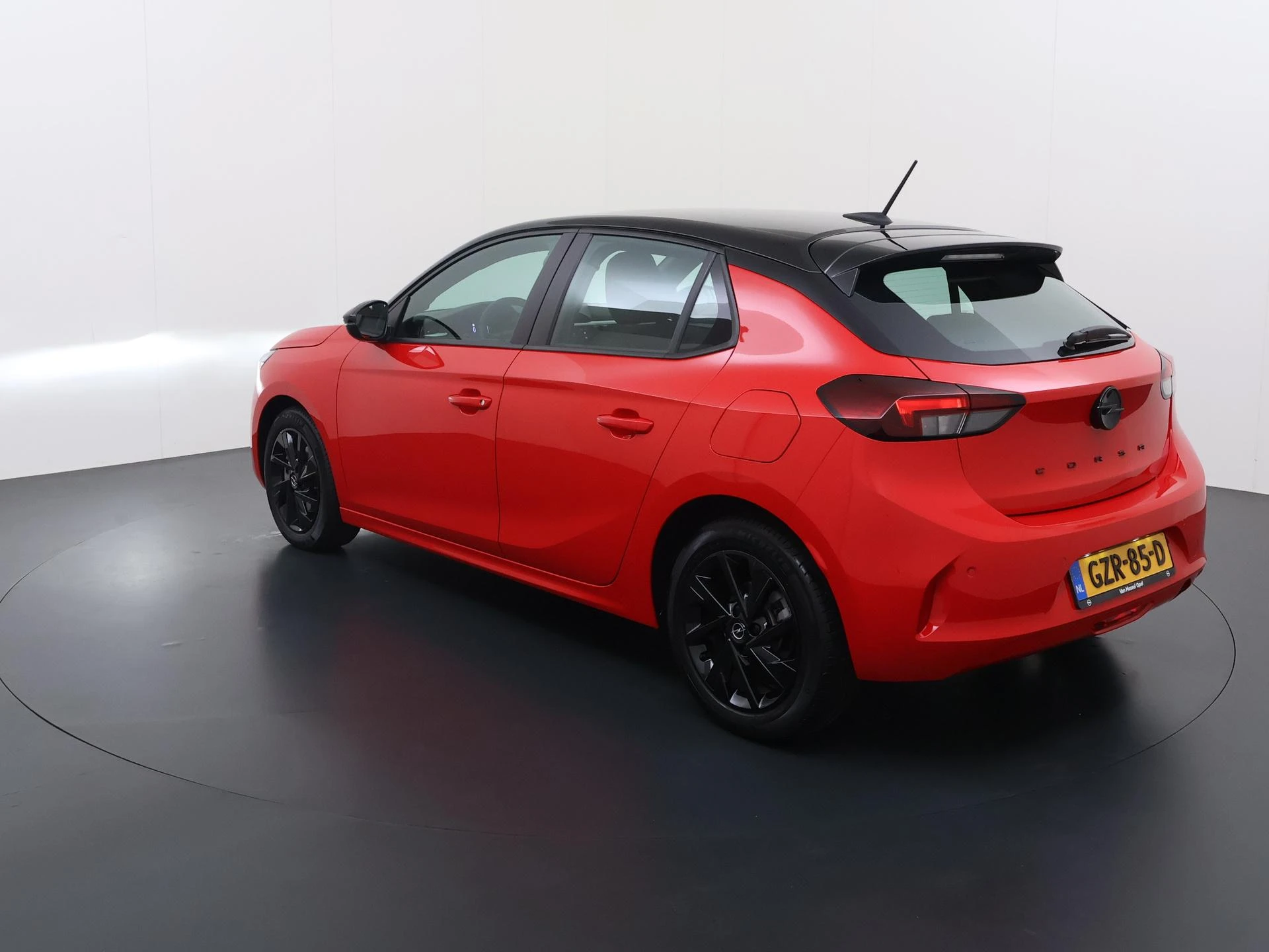 Opel Corsa met kenteken GZR-85-D – autofoto 4