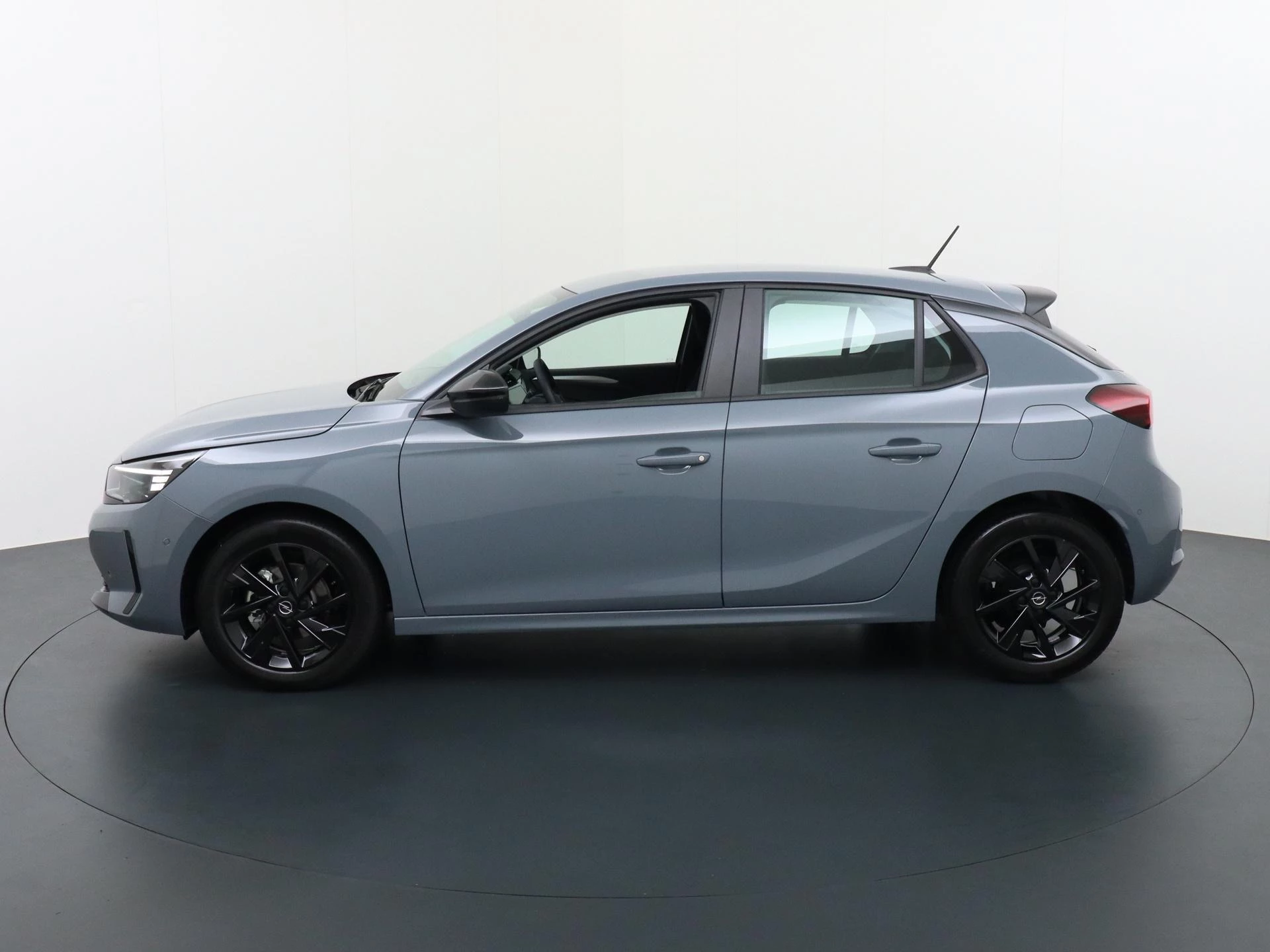 Opel Corsa met kenteken GZX-13-R – autofoto 3