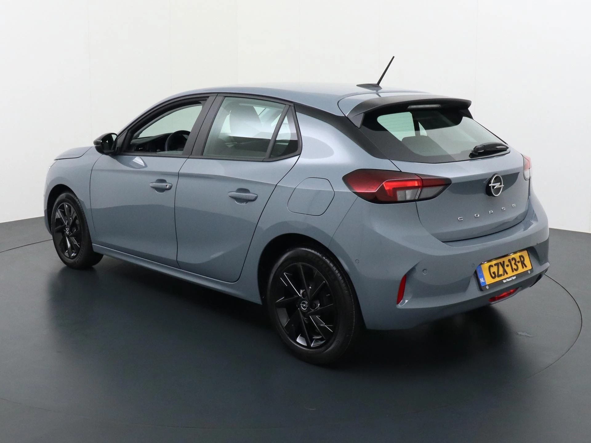 Opel Corsa met kenteken GZX-13-R – autofoto 4