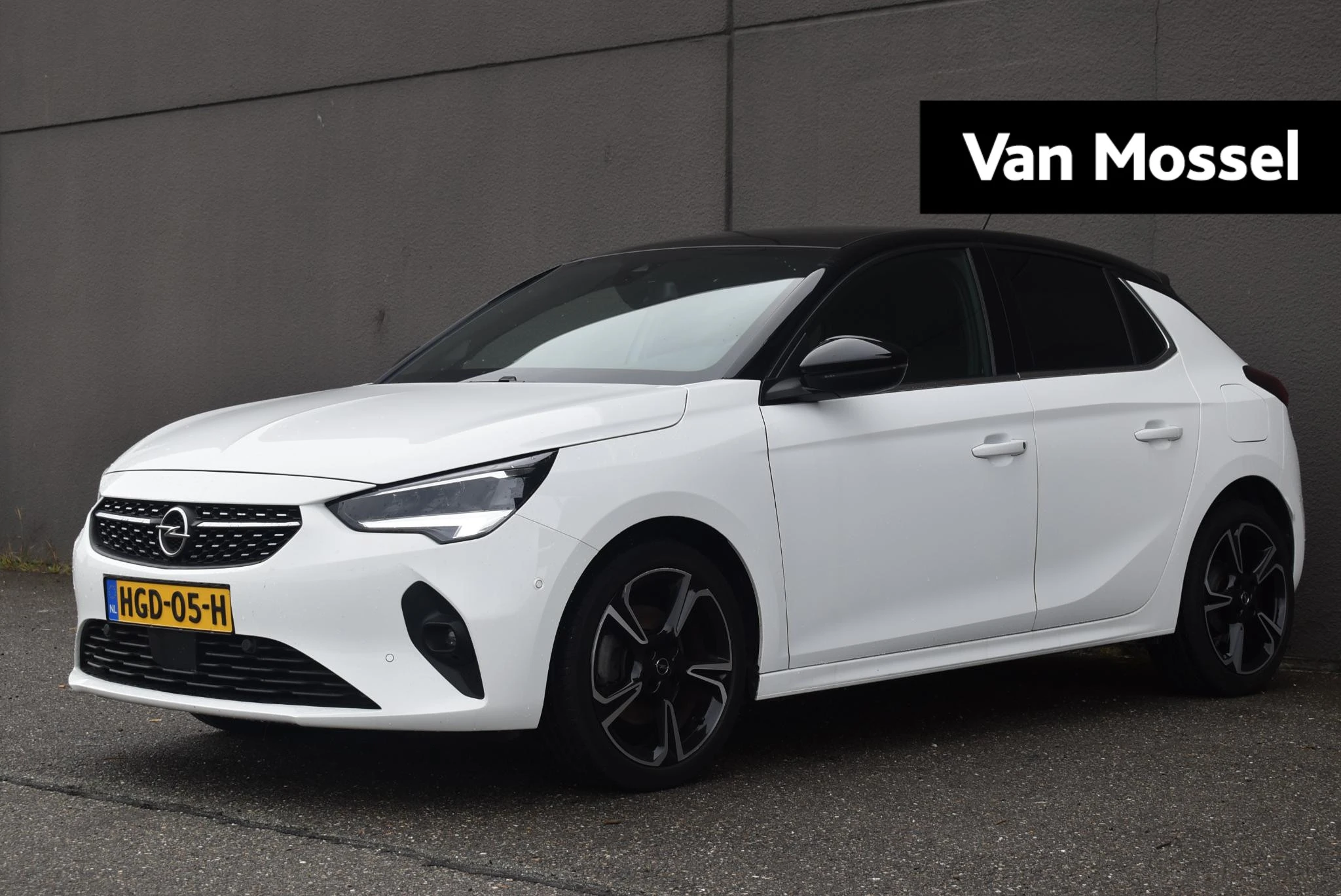 Opel Corsa met kenteken HGD-05-H – autofoto 2