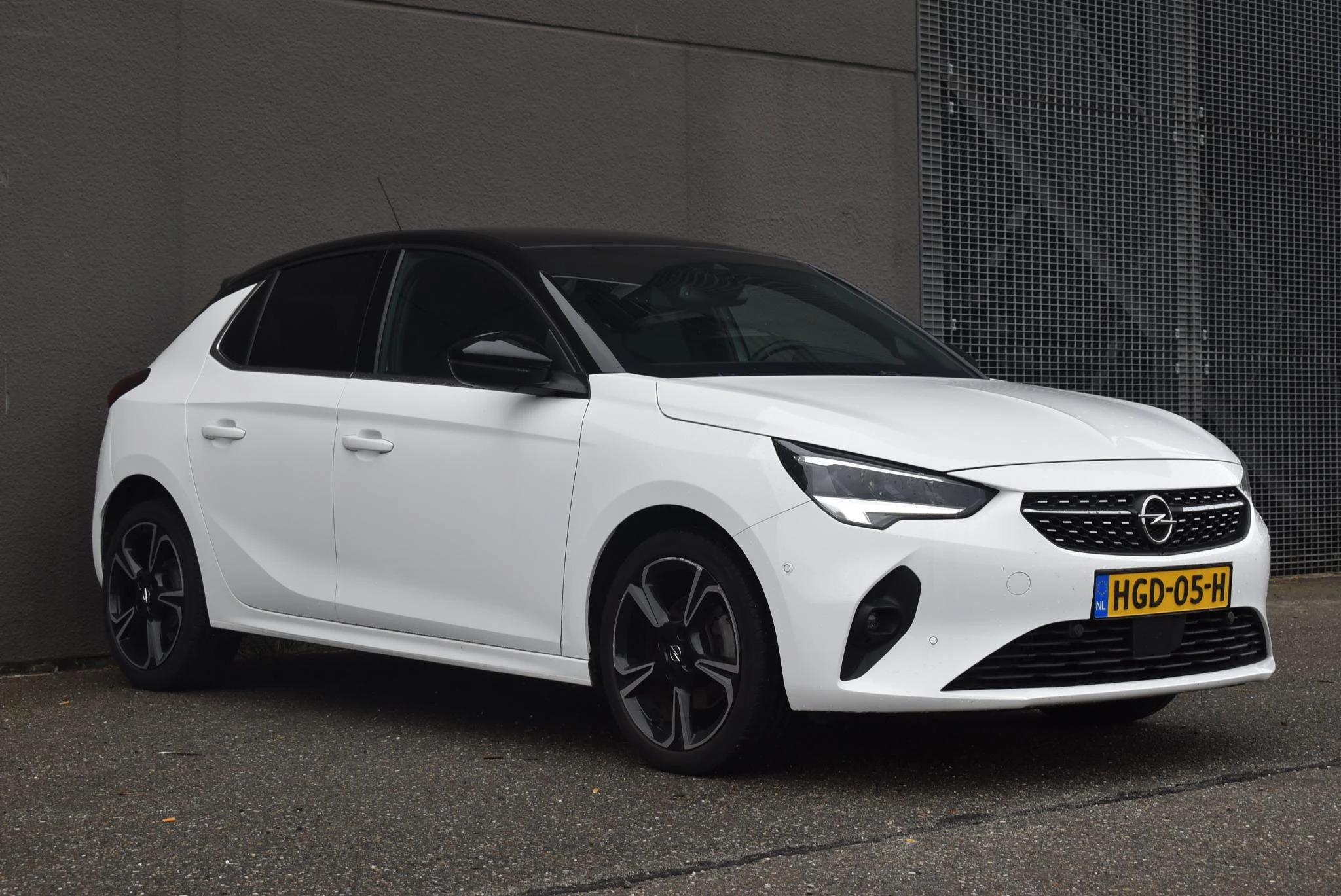 Opel Corsa met kenteken HGD-05-H – autofoto 5