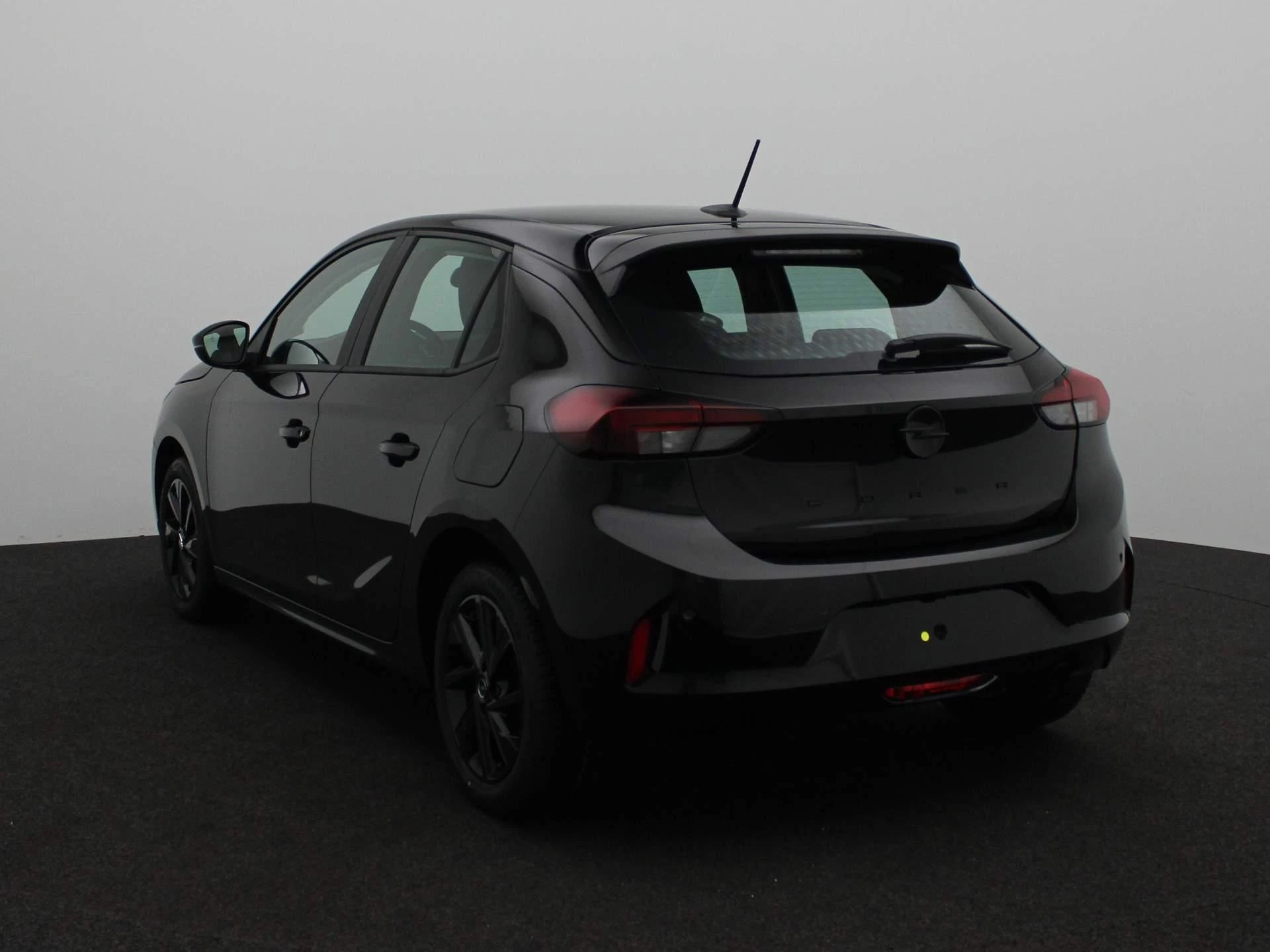 Opel Corsa met kenteken HGL-12-D – autofoto 5