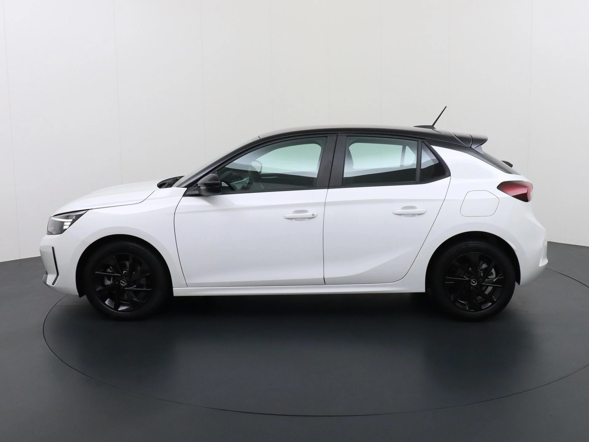 Opel Corsa met kenteken HGL-18-D – autofoto 3