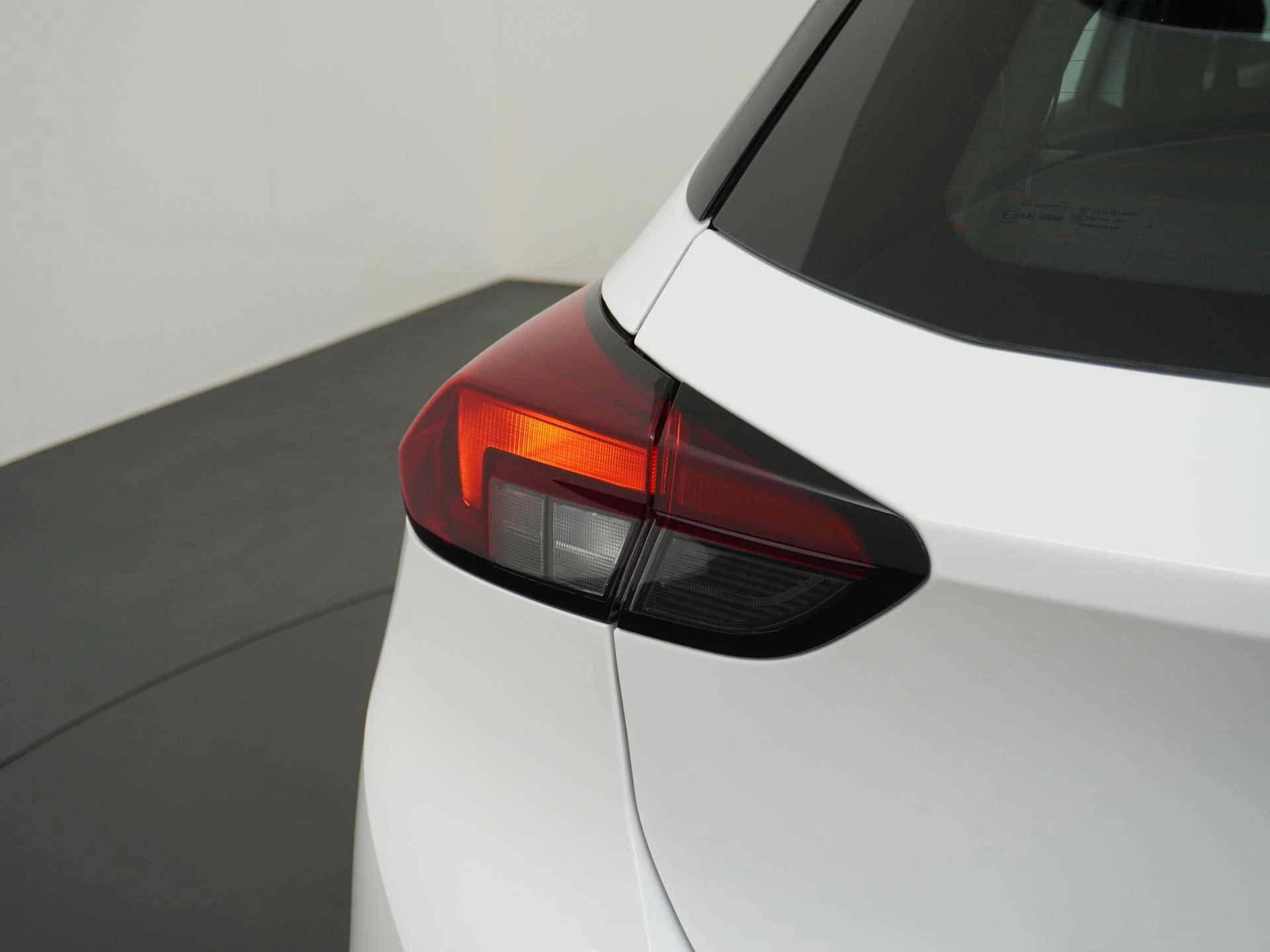 Opel Corsa met kenteken HGL-18-D – autofoto 4