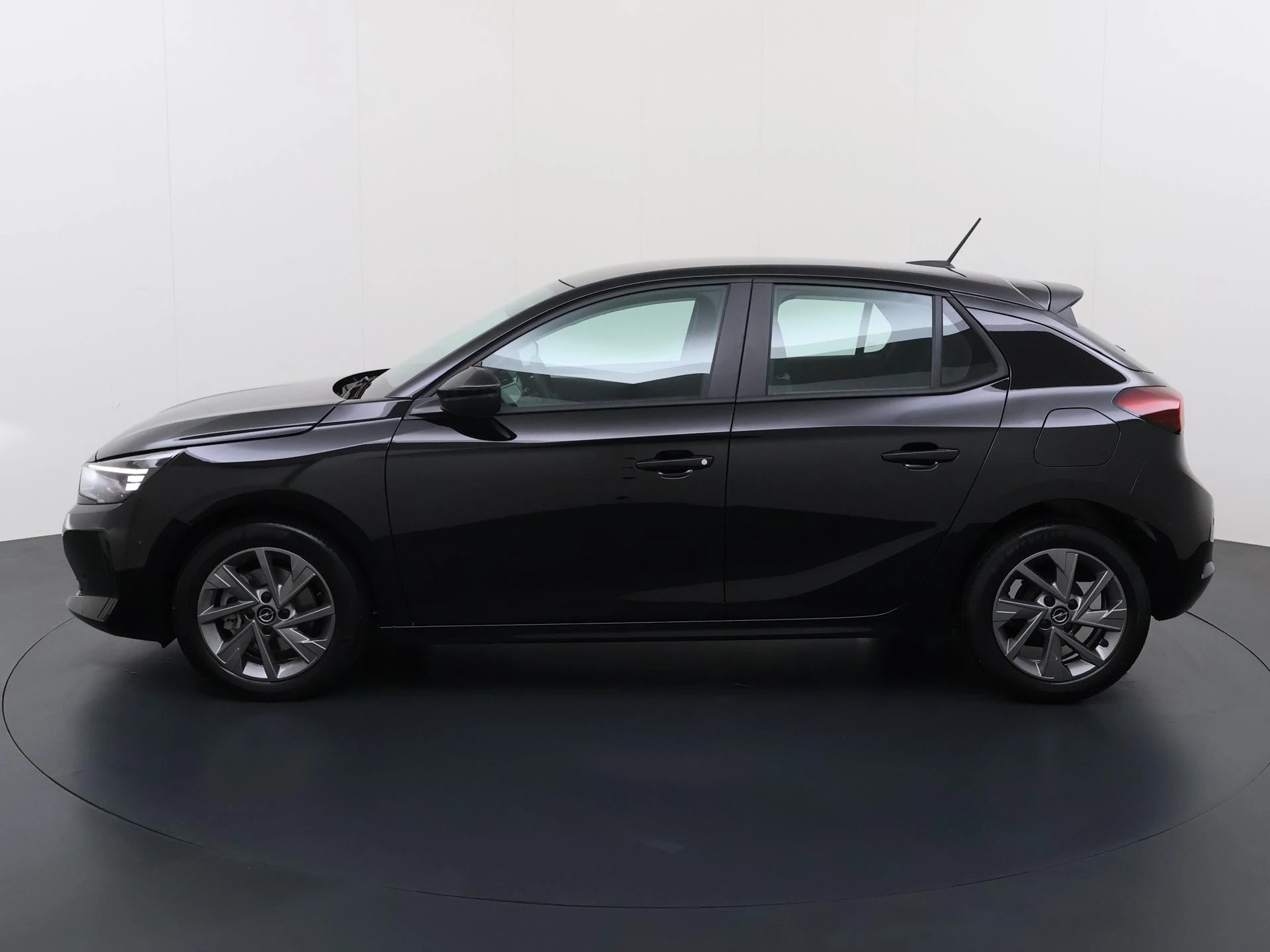 Opel Corsa met kenteken JBP-01-L – autofoto 3
